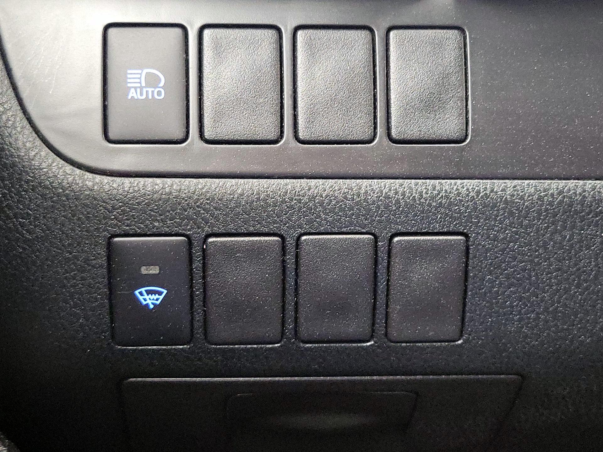 Thumbnail: 2019 Toyota Highlander - 13