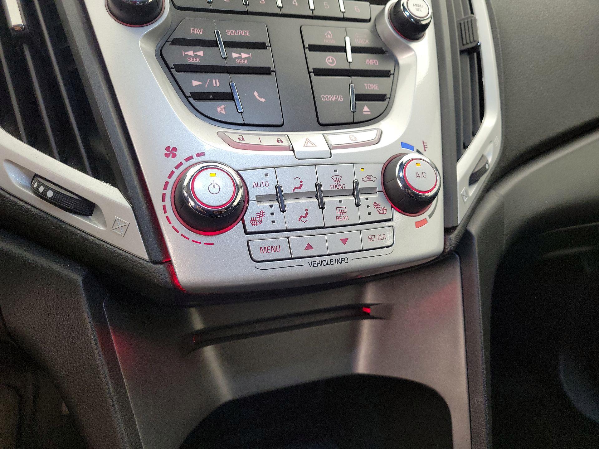 Thumbnail: 2015 GMC Terrain - 16