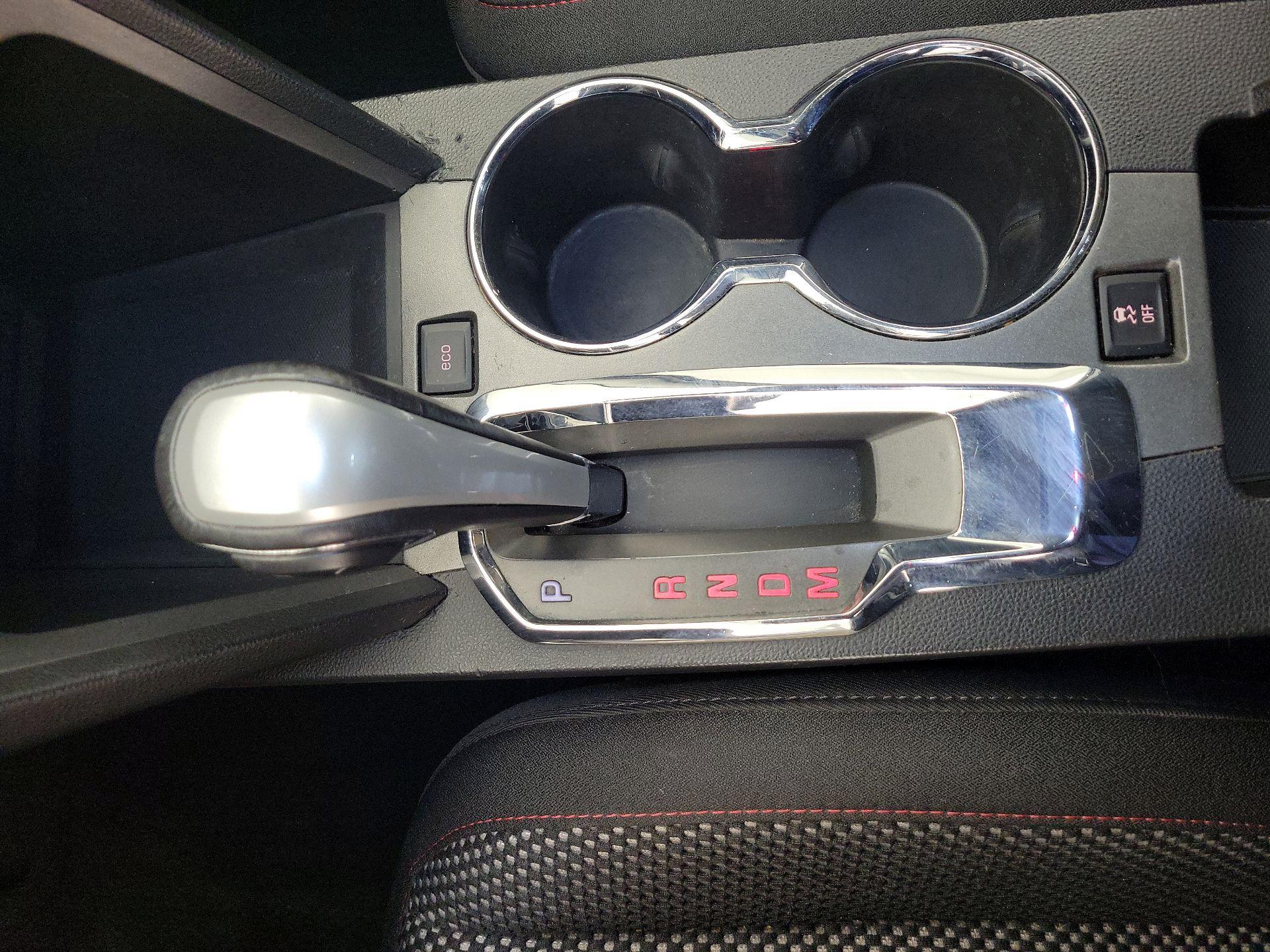 Thumbnail: 2015 GMC Terrain - 17