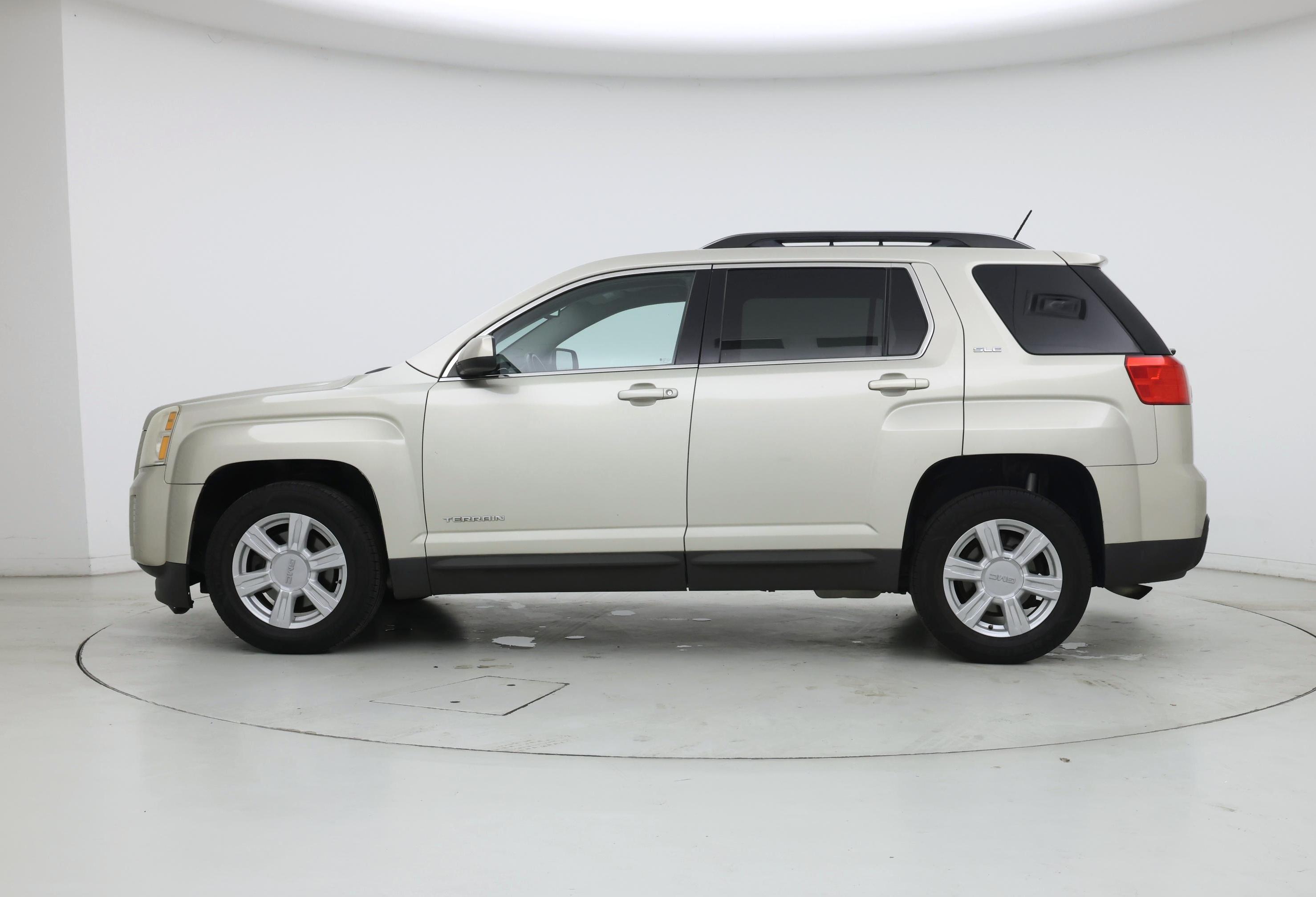 Thumbnail: 2015 GMC Terrain - 3