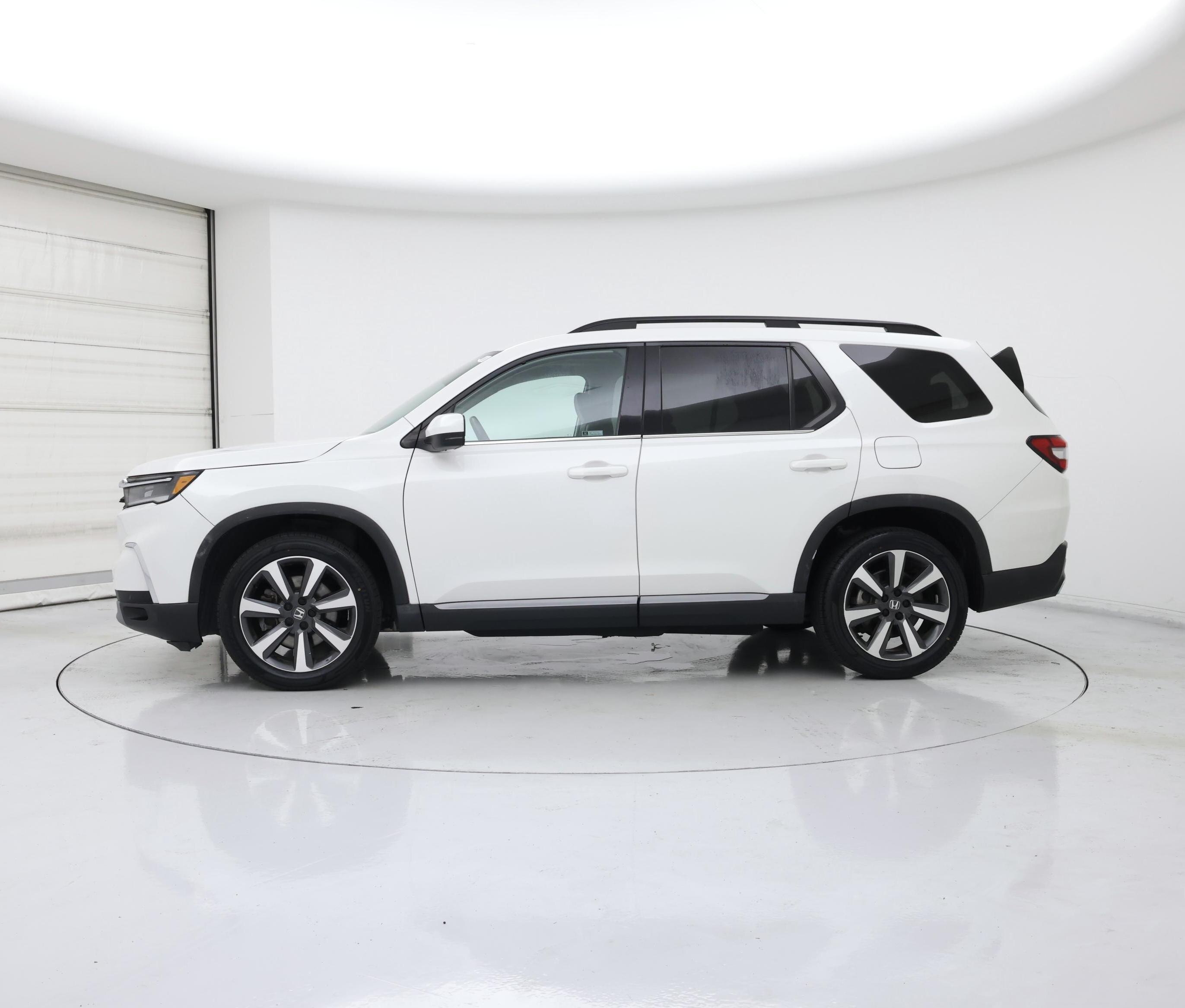 Thumbnail: 2023 Honda Pilot - 3