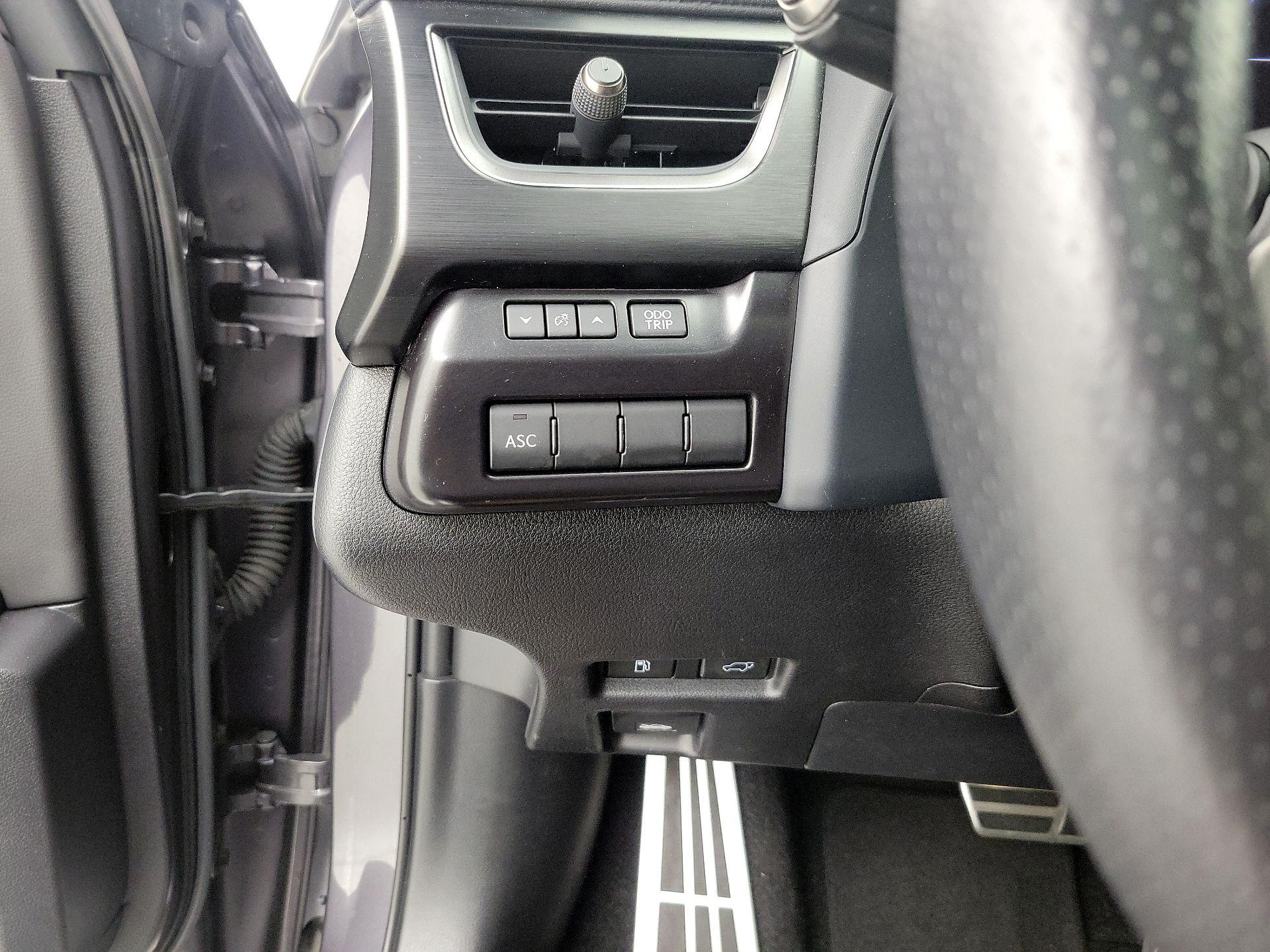 Thumbnail: 2023 Lexus UX - 13