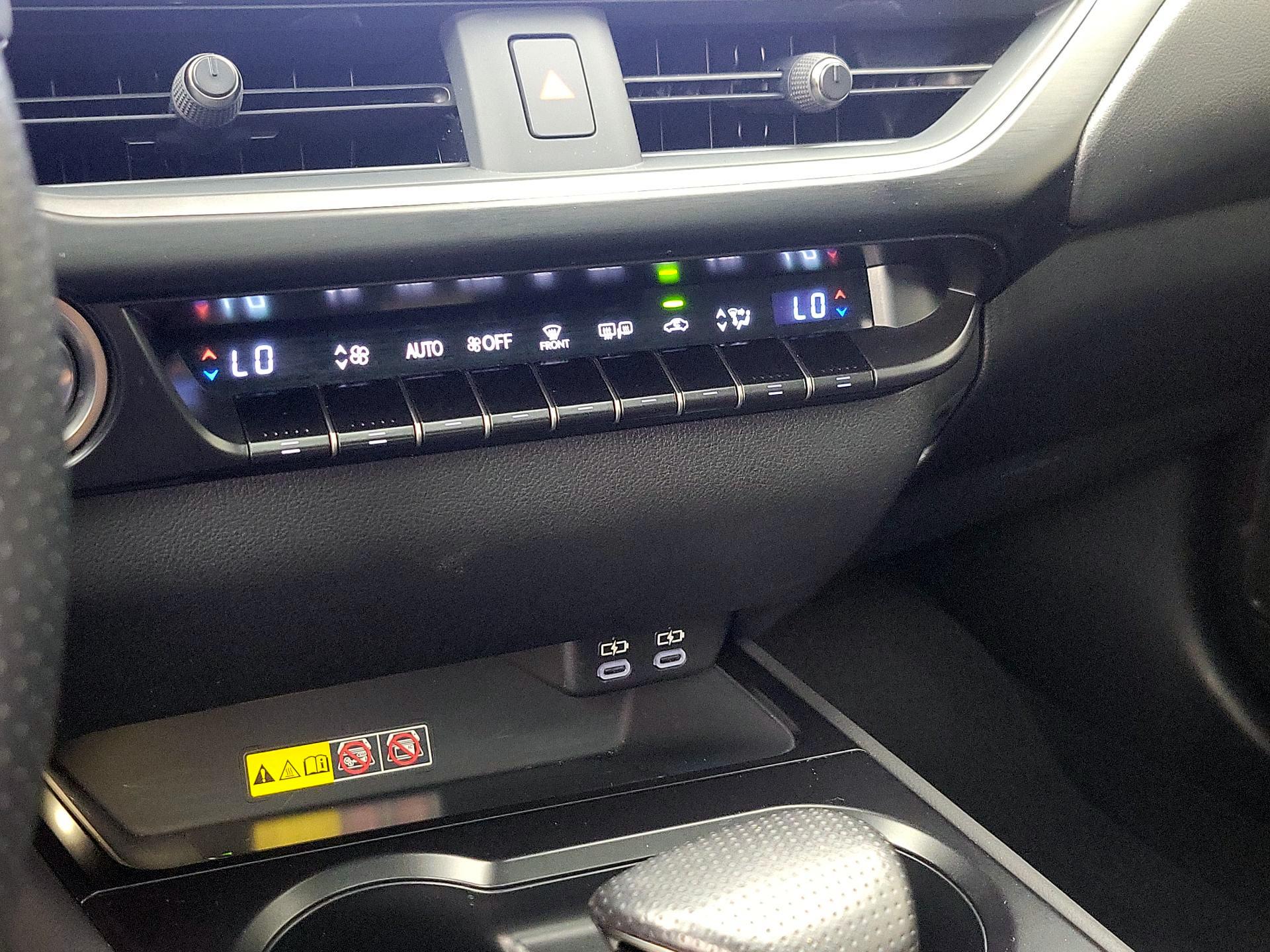 Thumbnail: 2023 Lexus UX - 16