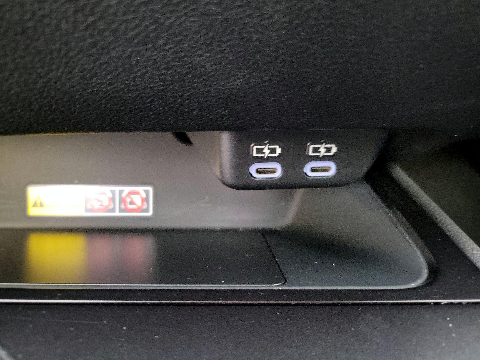 Thumbnail: 2023 Lexus UX - 18