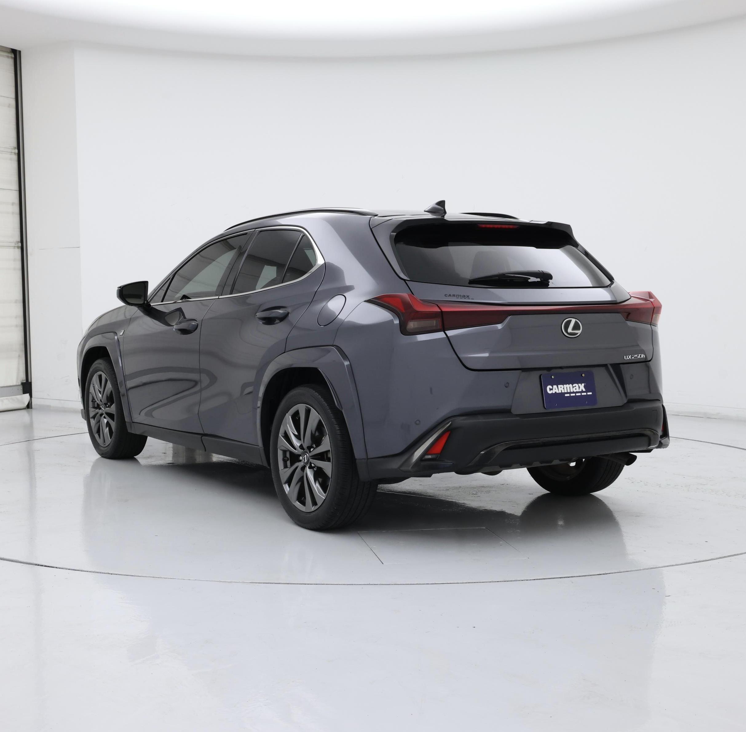 Thumbnail: 2023 Lexus UX - 2