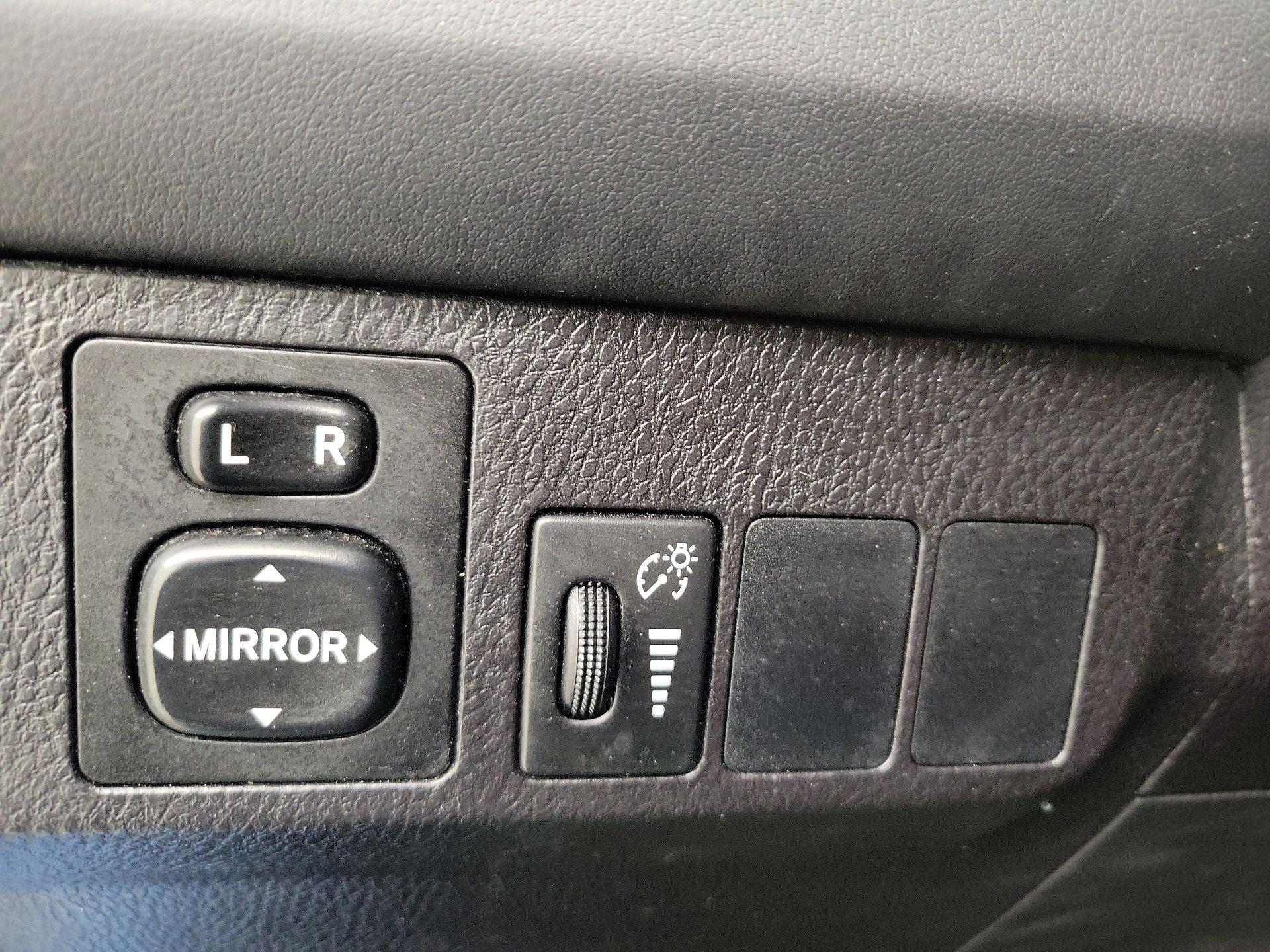 Thumbnail: 2016 Toyota RAV4 - 13