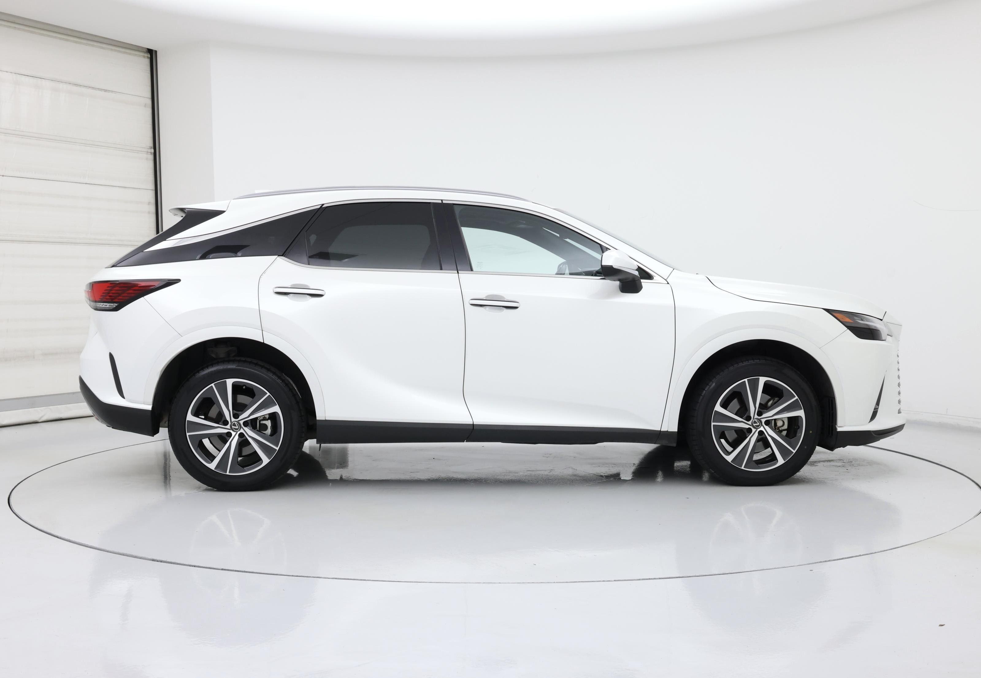 Thumbnail: 2023 Lexus RX - 7