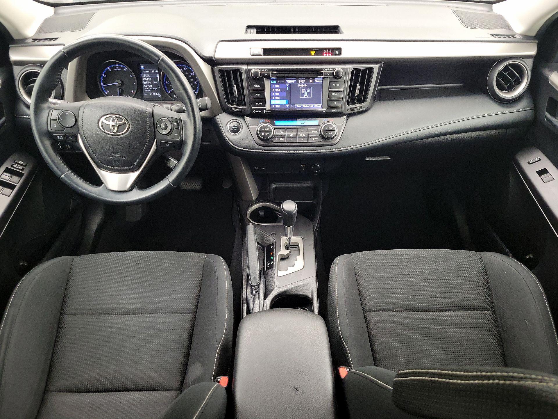 Thumbnail: 2018 Toyota RAV4 - 9