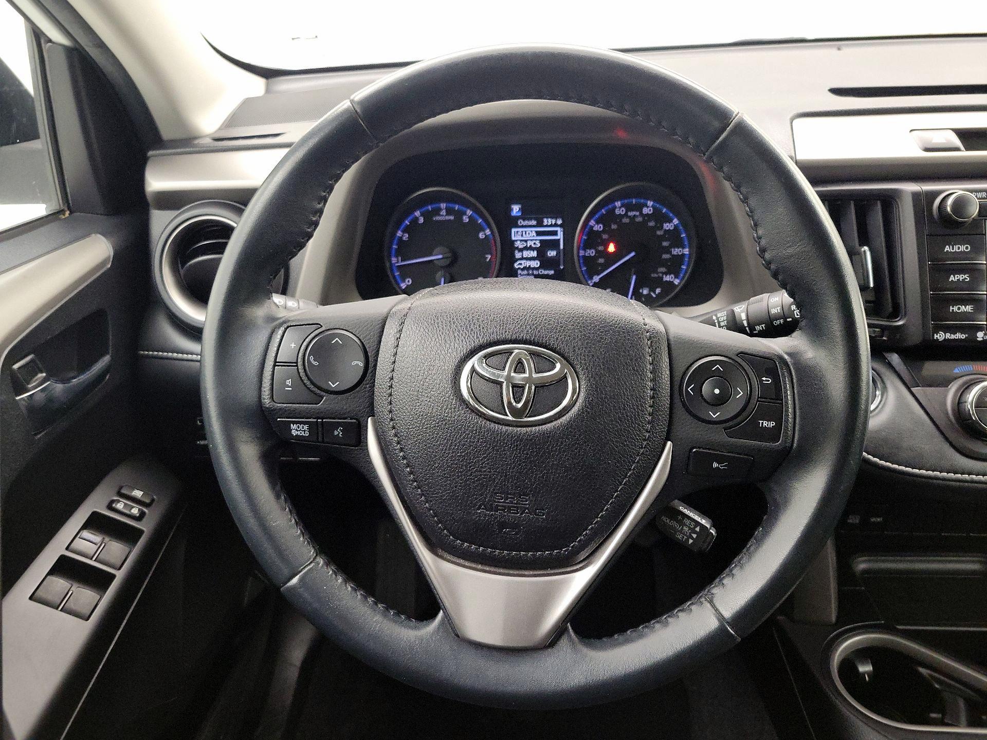 Thumbnail: 2018 Toyota RAV4 - 10