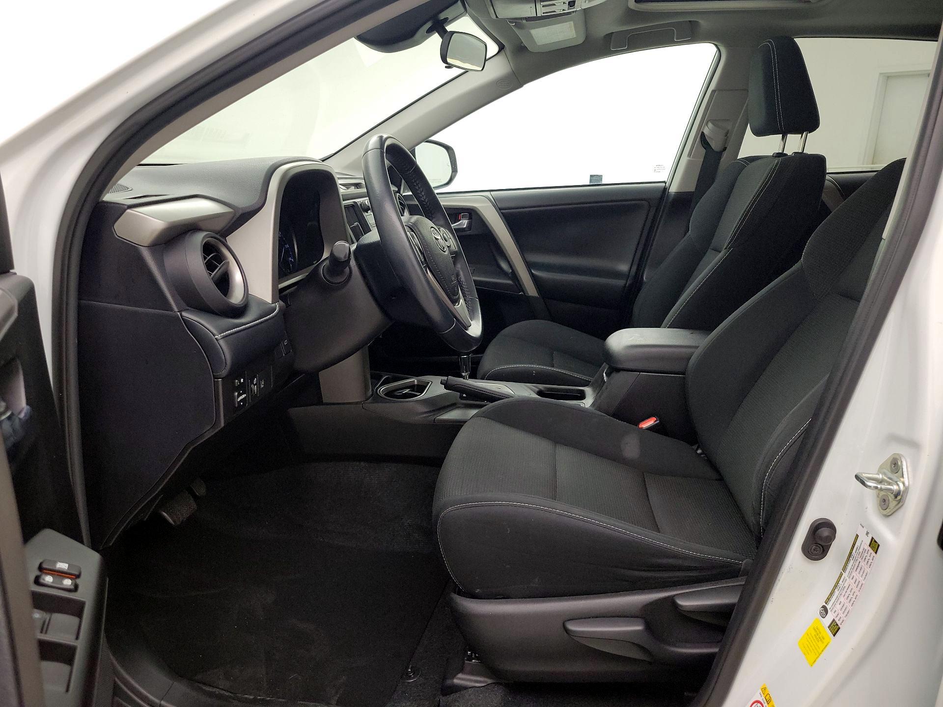 Thumbnail: 2018 Toyota RAV4 - 11