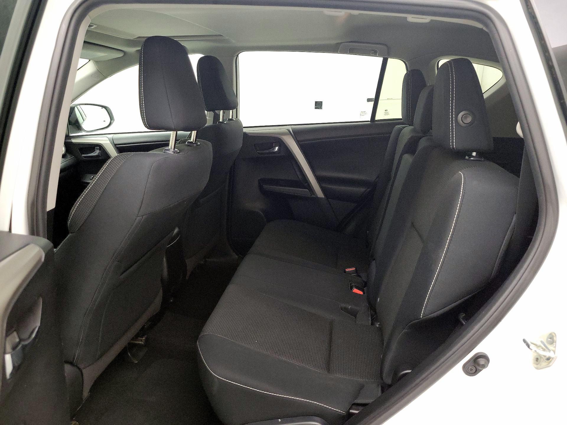 Thumbnail: 2018 Toyota RAV4 - 20