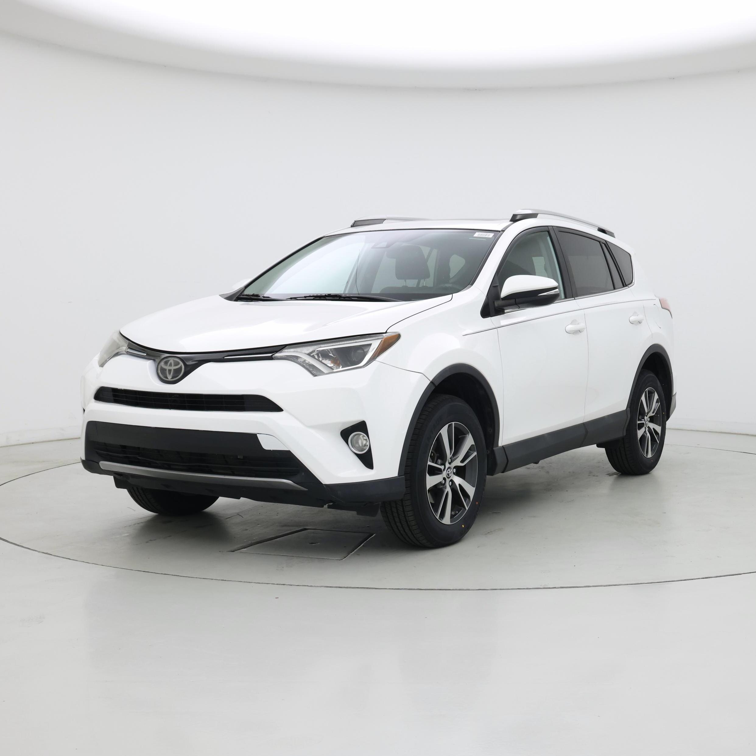 Thumbnail: 2018 Toyota RAV4 - 4