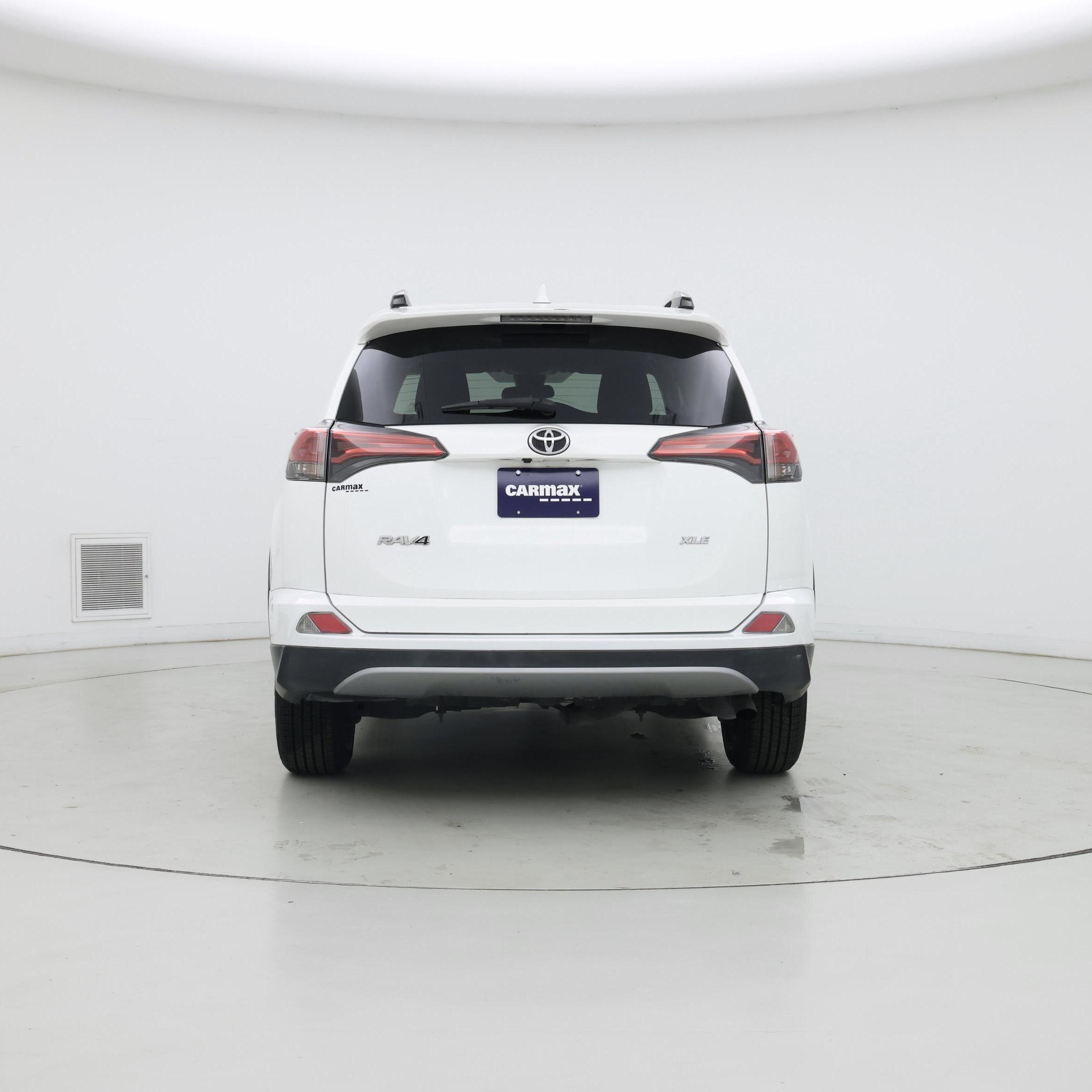 Thumbnail: 2018 Toyota RAV4 - 6