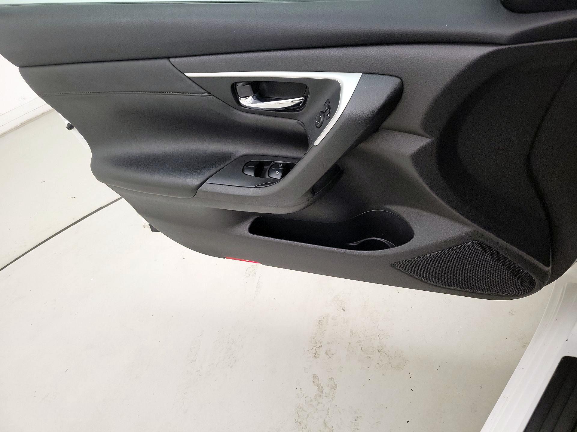 Thumbnail: 2018 Nissan Altima - 12