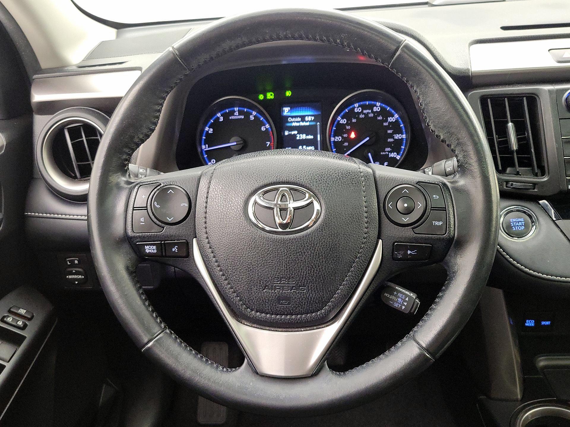 Thumbnail: 2018 Toyota RAV4 - 10