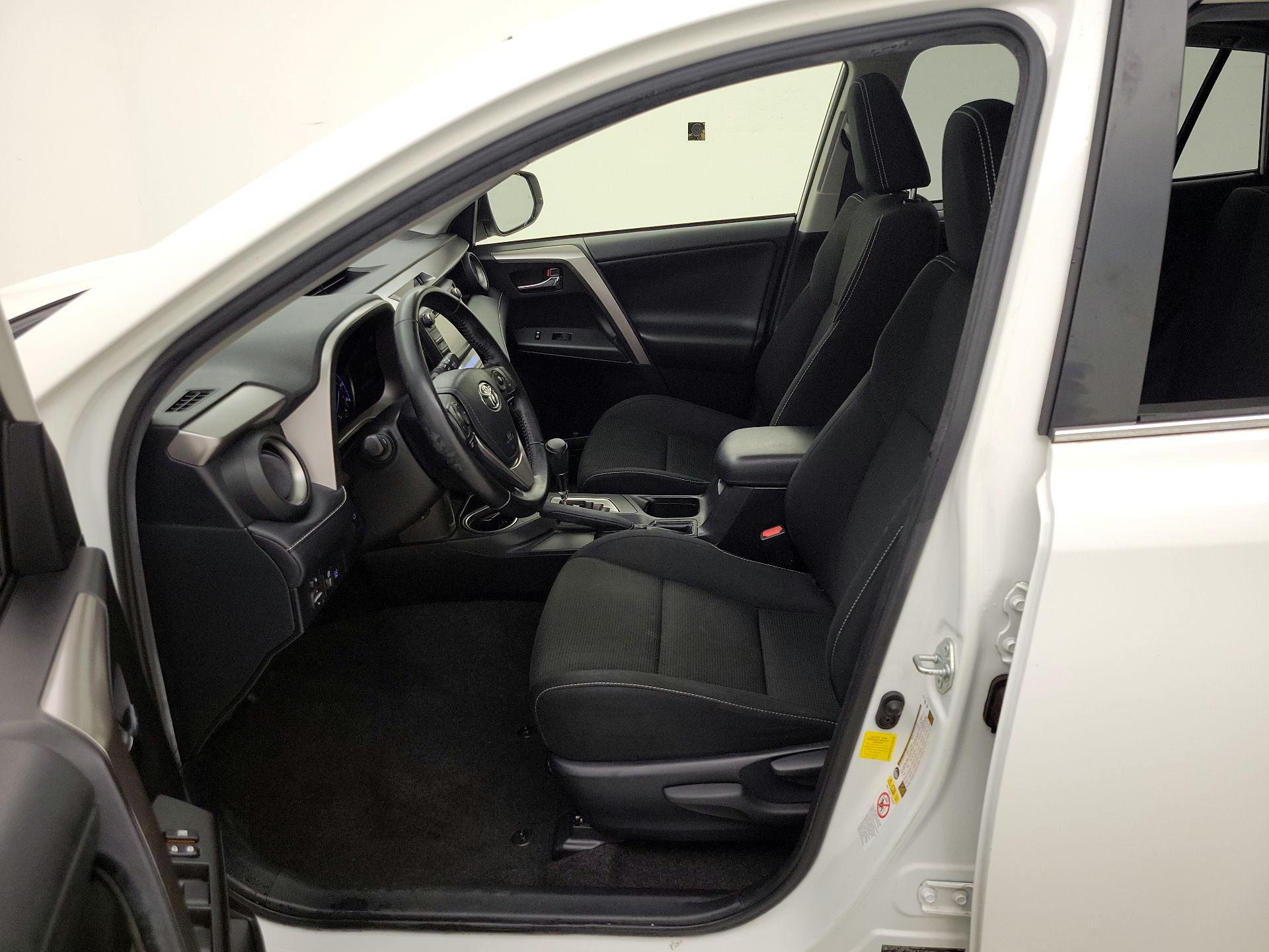 Thumbnail: 2018 Toyota RAV4 - 11