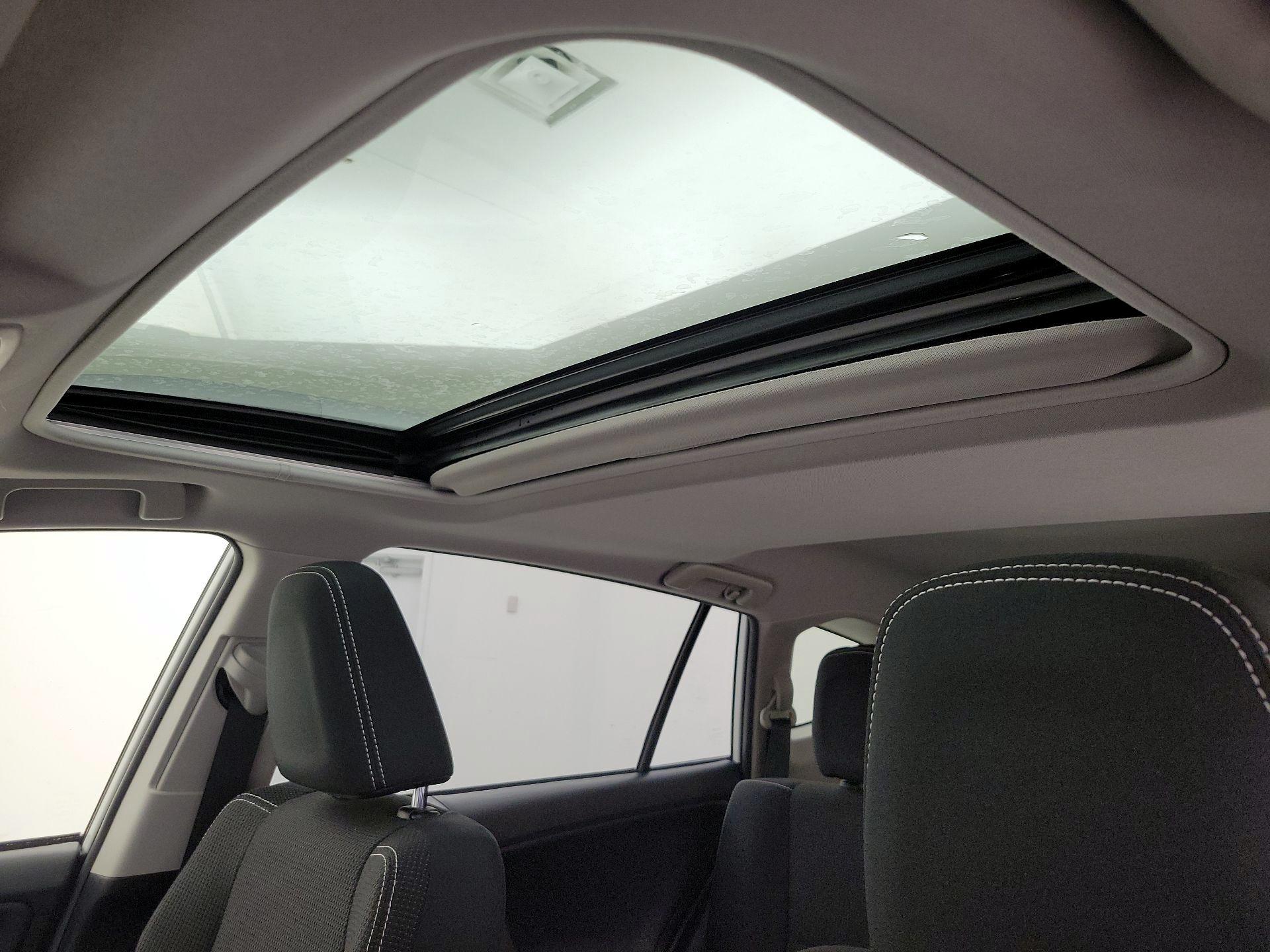 Thumbnail: 2018 Toyota RAV4 - 19