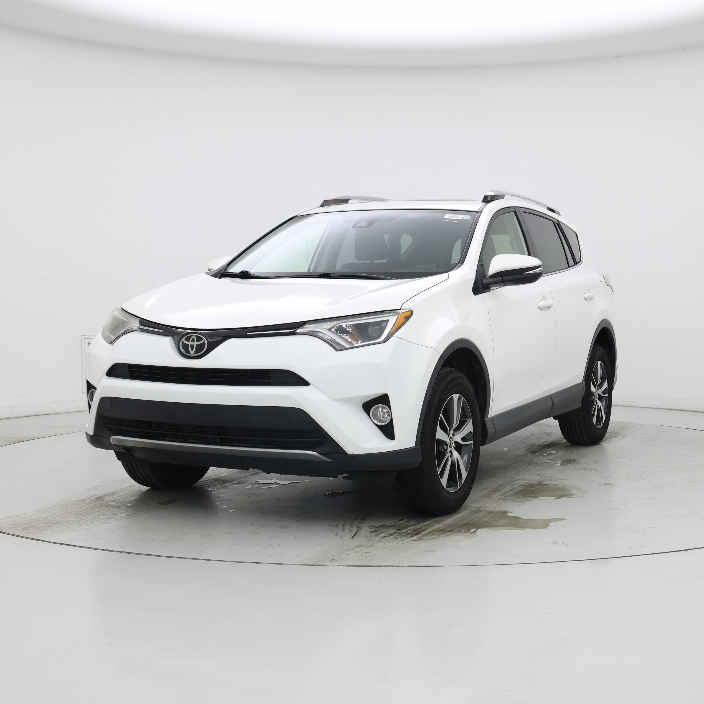 Thumbnail: 2018 Toyota RAV4 - 4