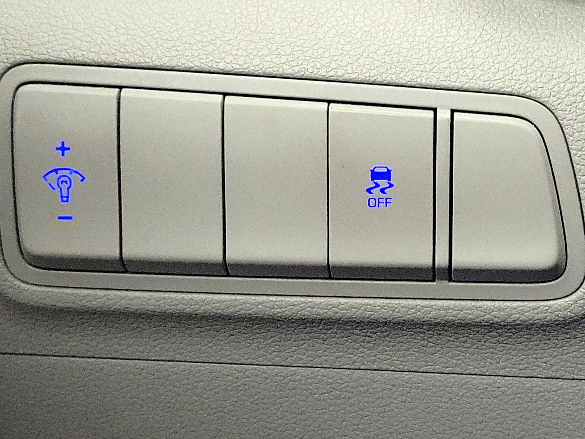 Thumbnail: 2018 Hyundai Tucson - 13