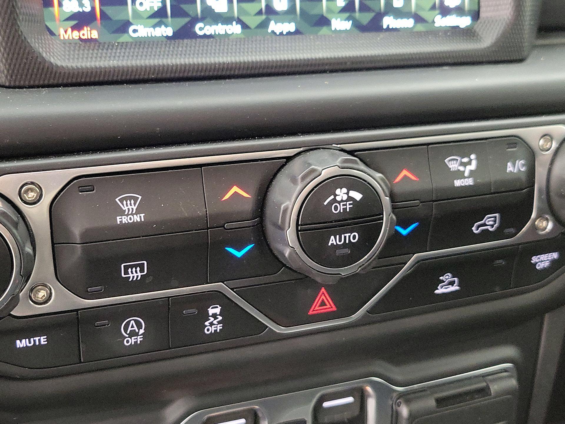 Thumbnail: 2022 Jeep Gladiator - 17