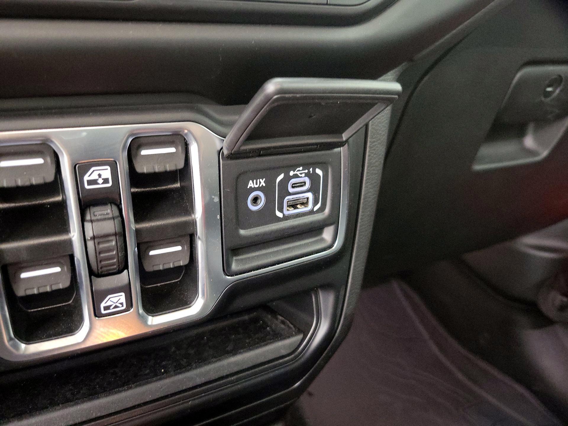 Thumbnail: 2022 Jeep Gladiator - 19