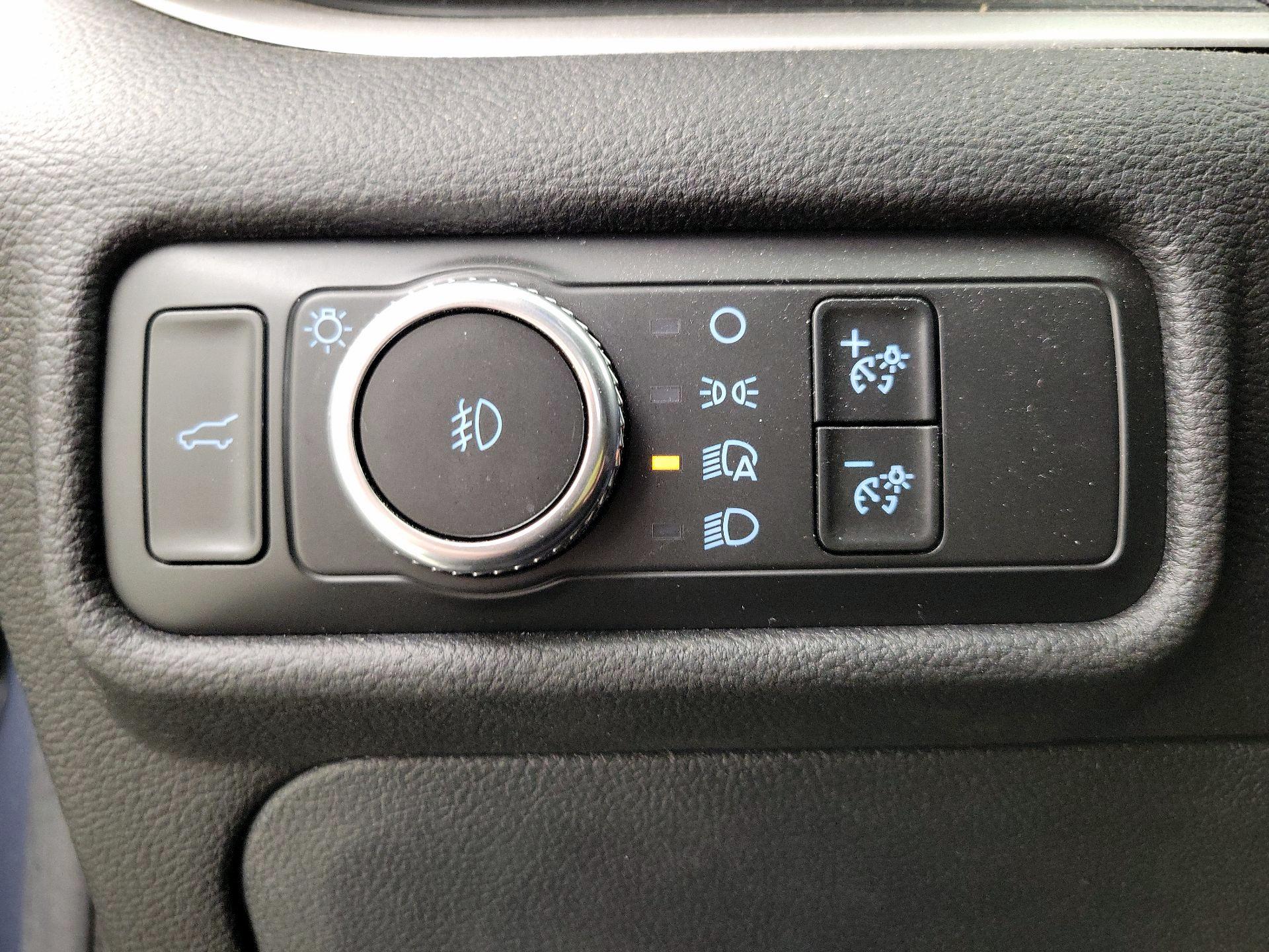 Thumbnail: 2021 Ford Explorer - 13