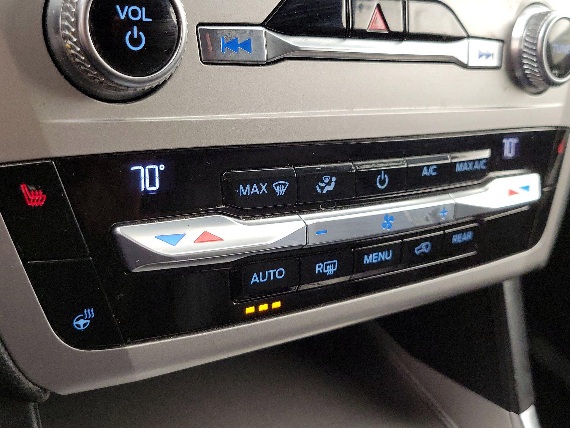 Thumbnail: 2021 Ford Explorer - 16