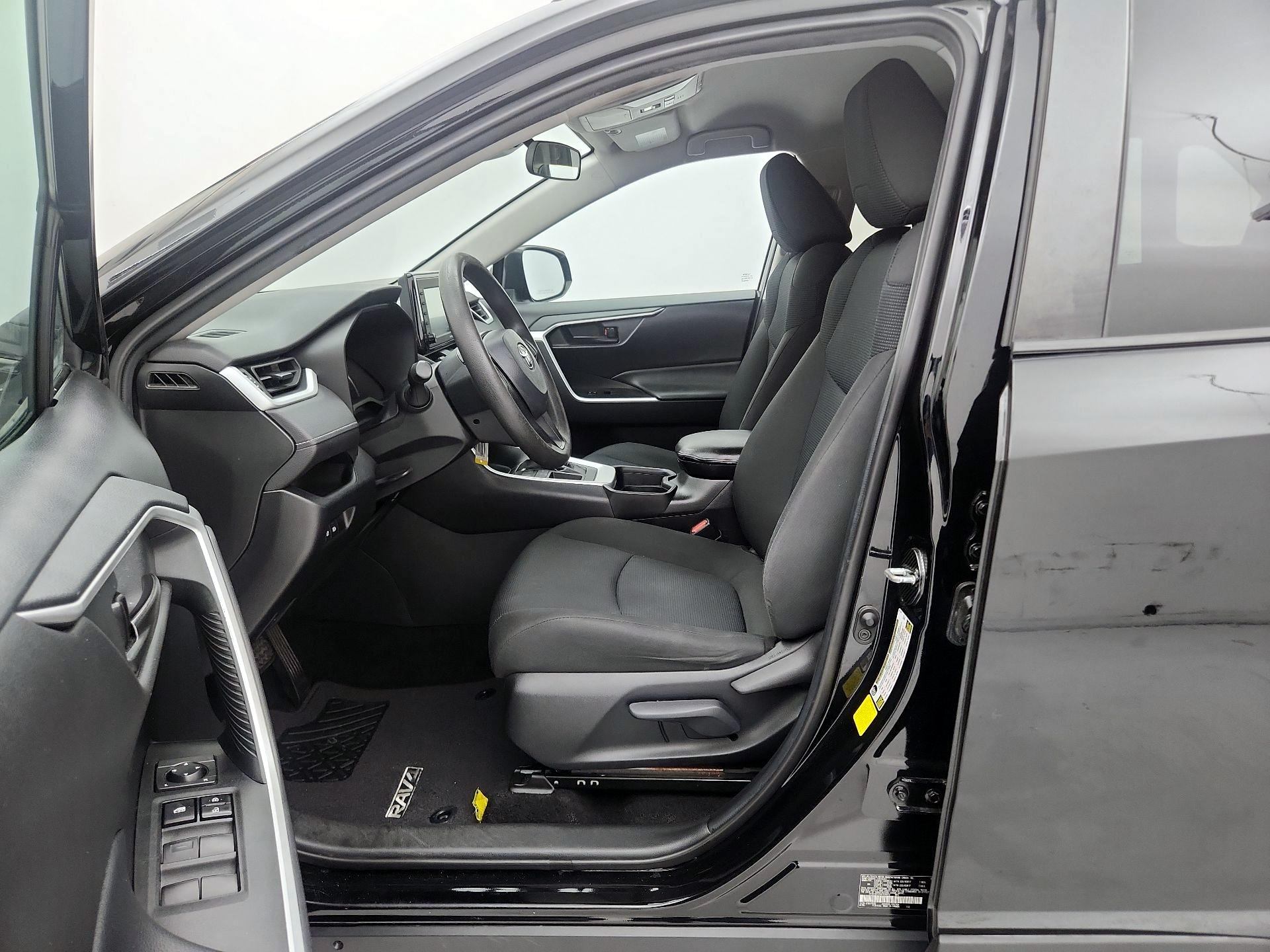 Thumbnail: 2021 Toyota RAV4 - 11