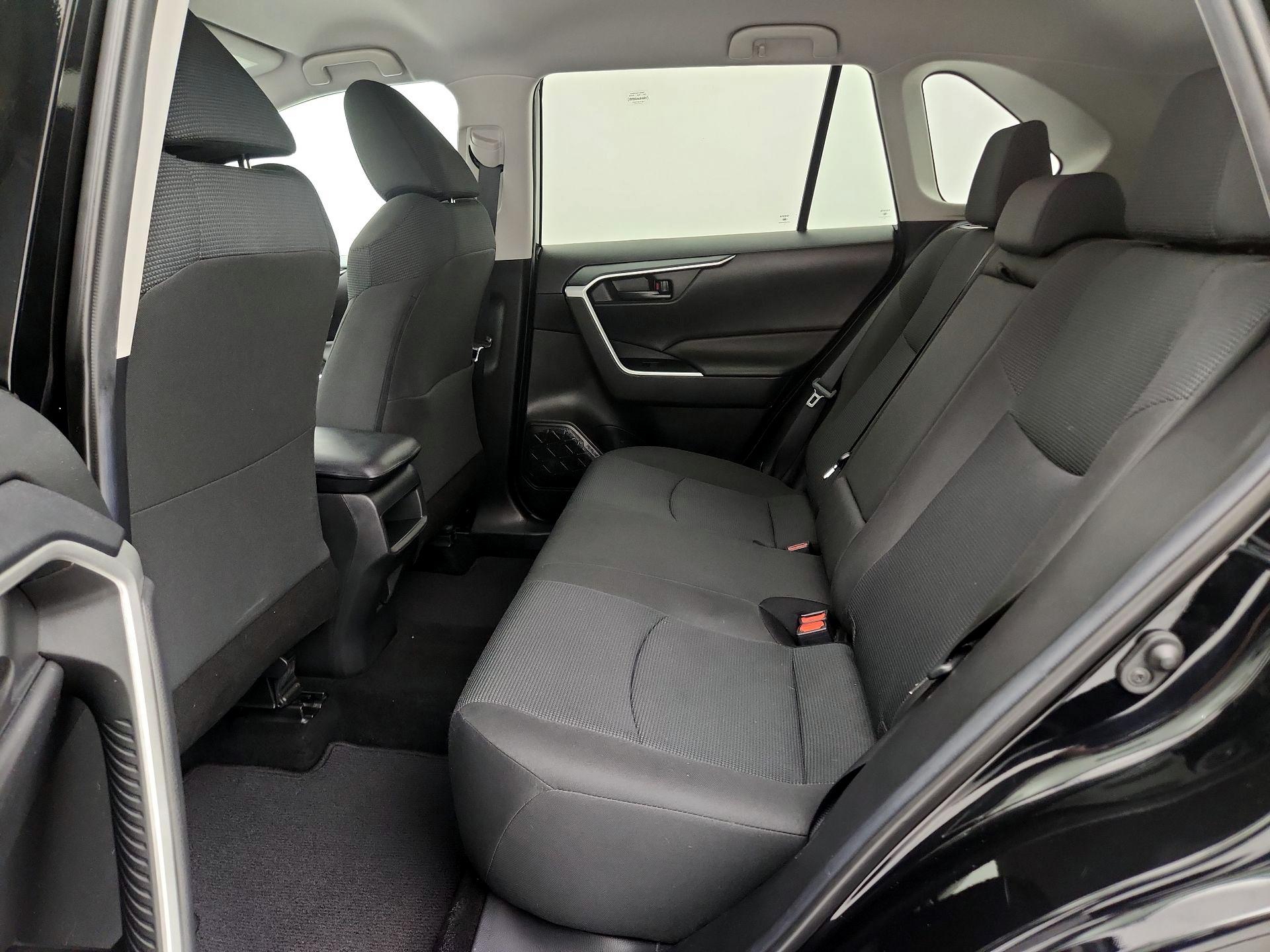 Thumbnail: 2021 Toyota RAV4 - 19