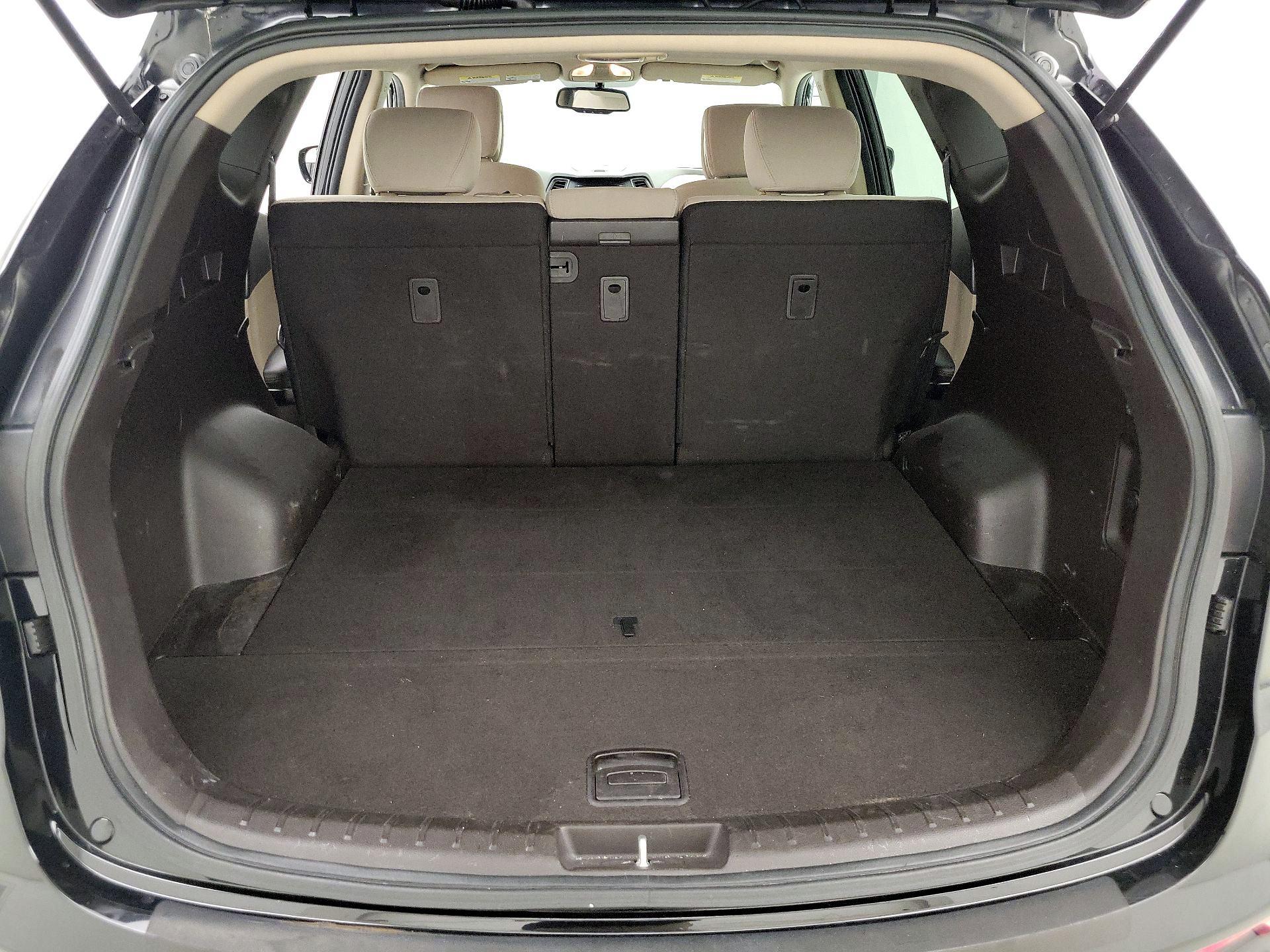 Thumbnail: 2017 Hyundai Santa Fe - 20