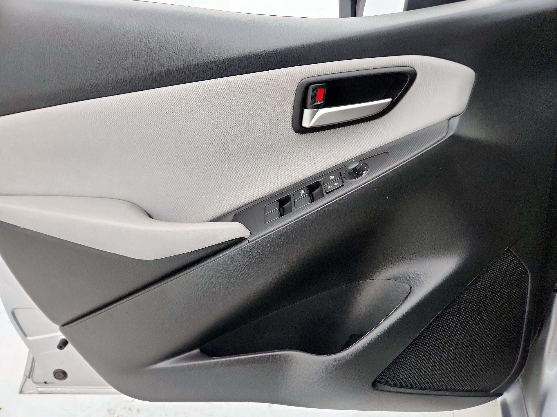 Thumbnail: 2020 Toyota Yaris - 12