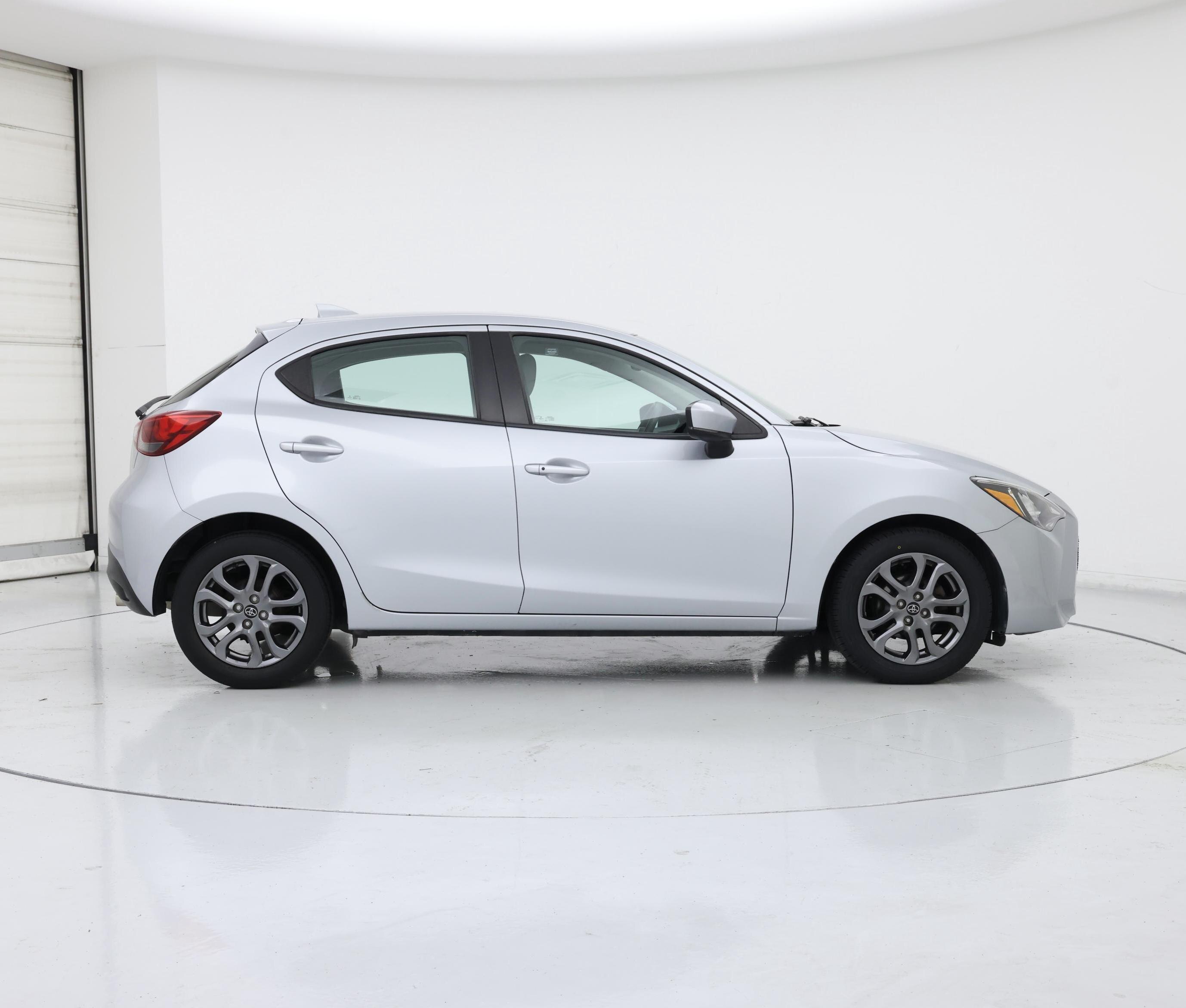 Thumbnail: 2020 Toyota Yaris - 7