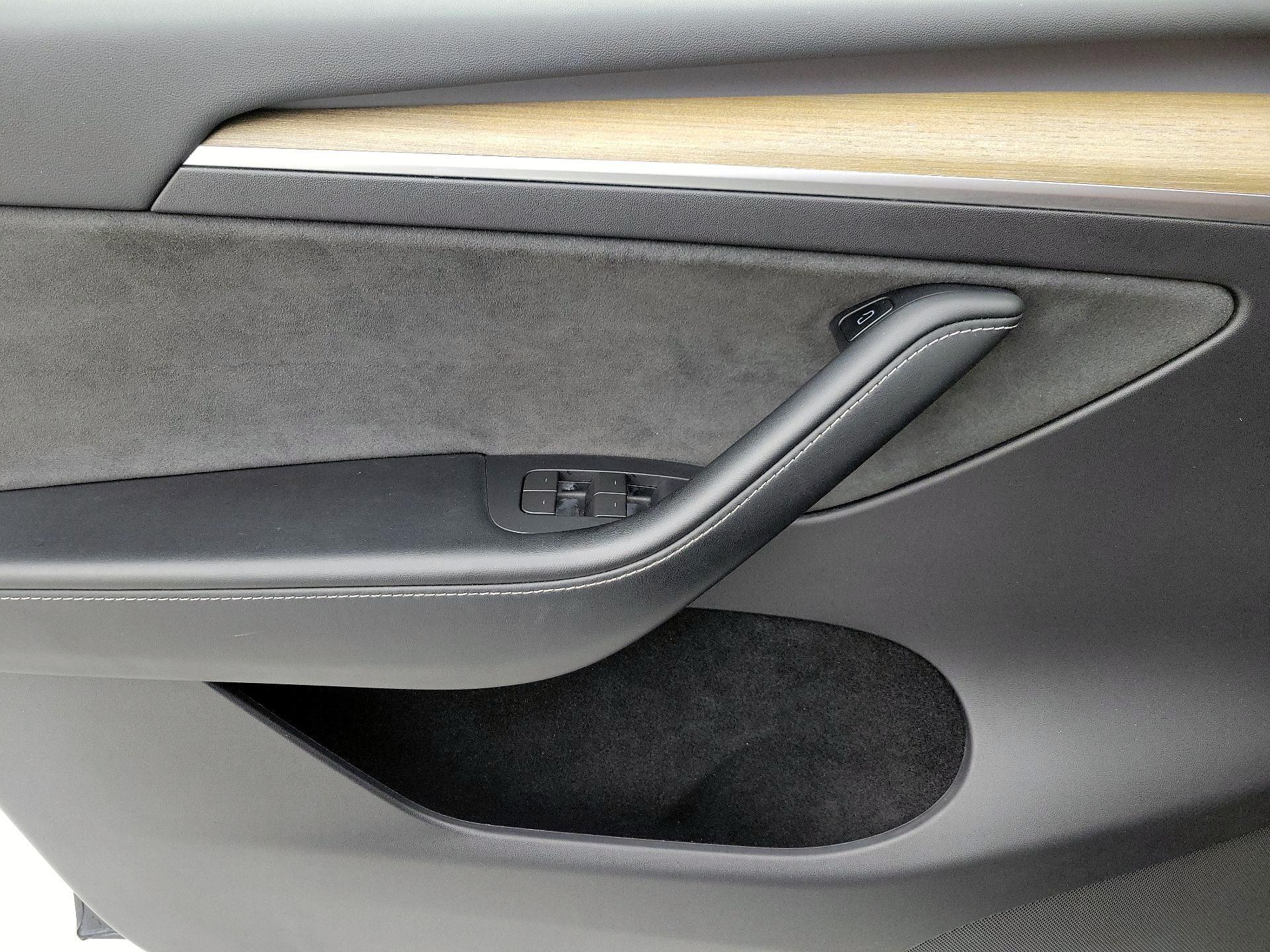 Thumbnail: 2023 Tesla Model Y - 12