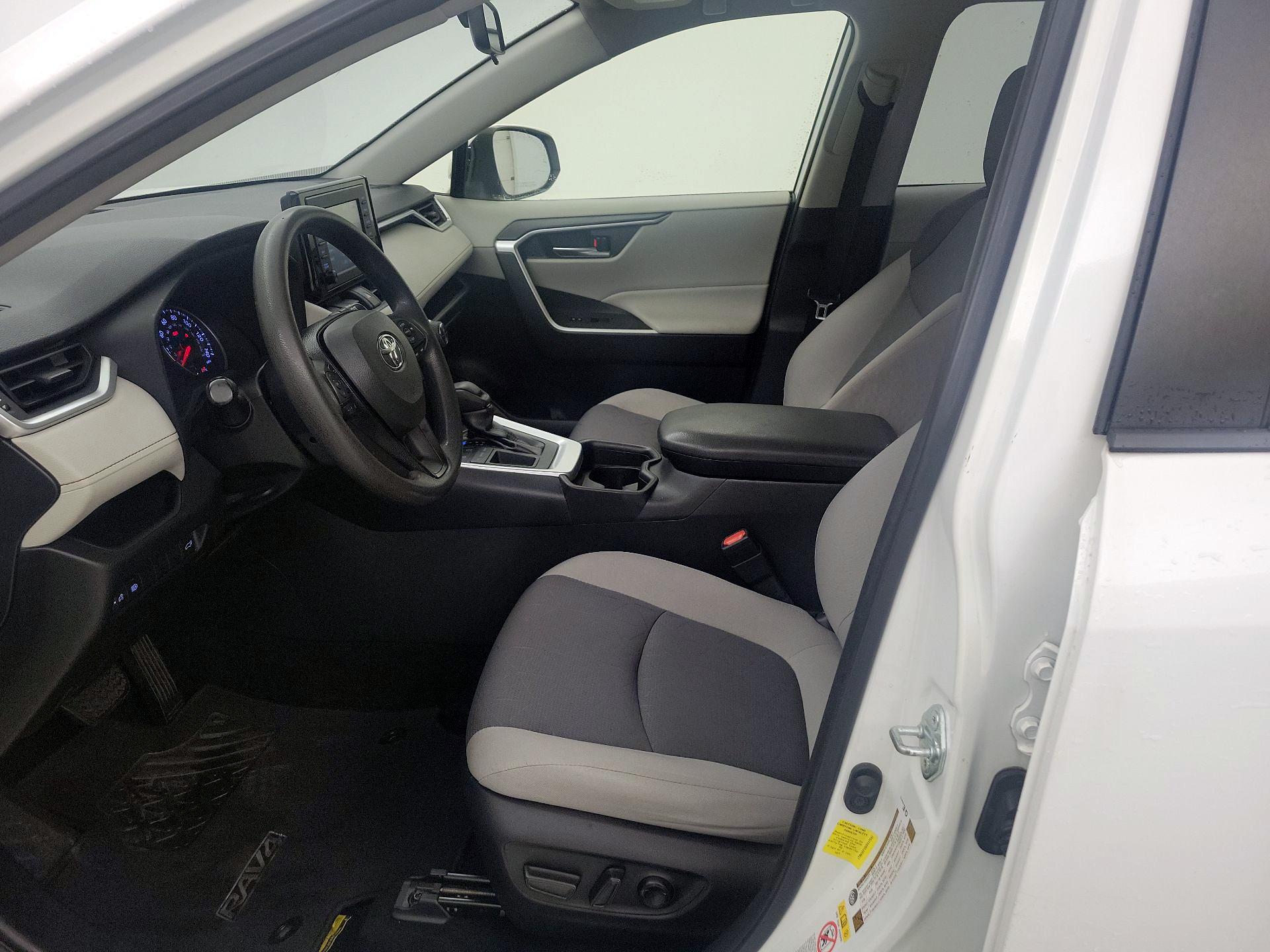 Thumbnail: 2019 Toyota RAV4 - 11