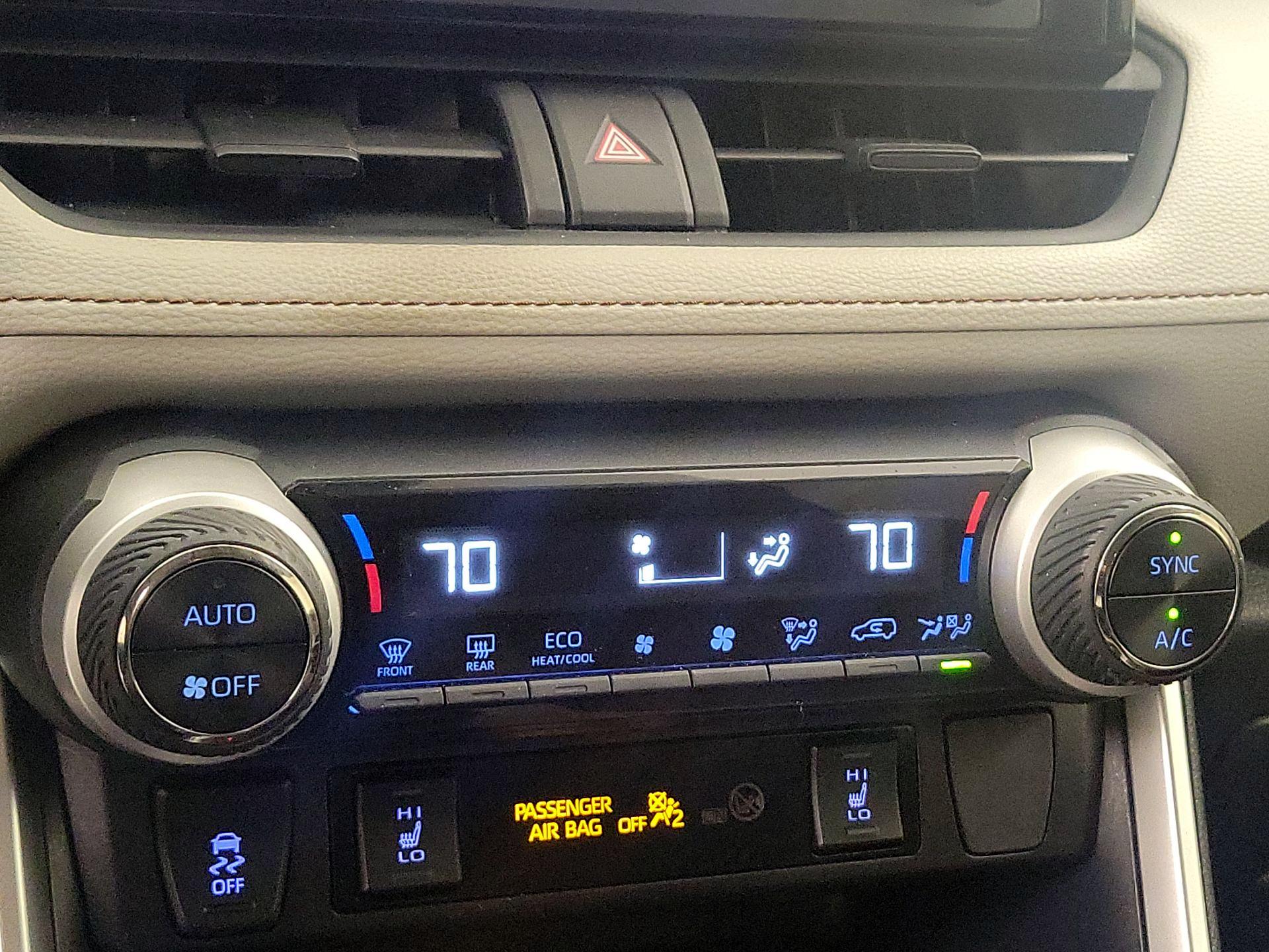 Thumbnail: 2019 Toyota RAV4 - 16