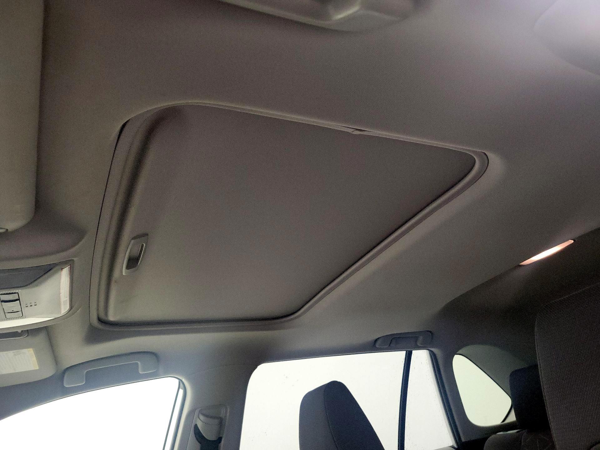 Thumbnail: 2019 Toyota RAV4 - 19