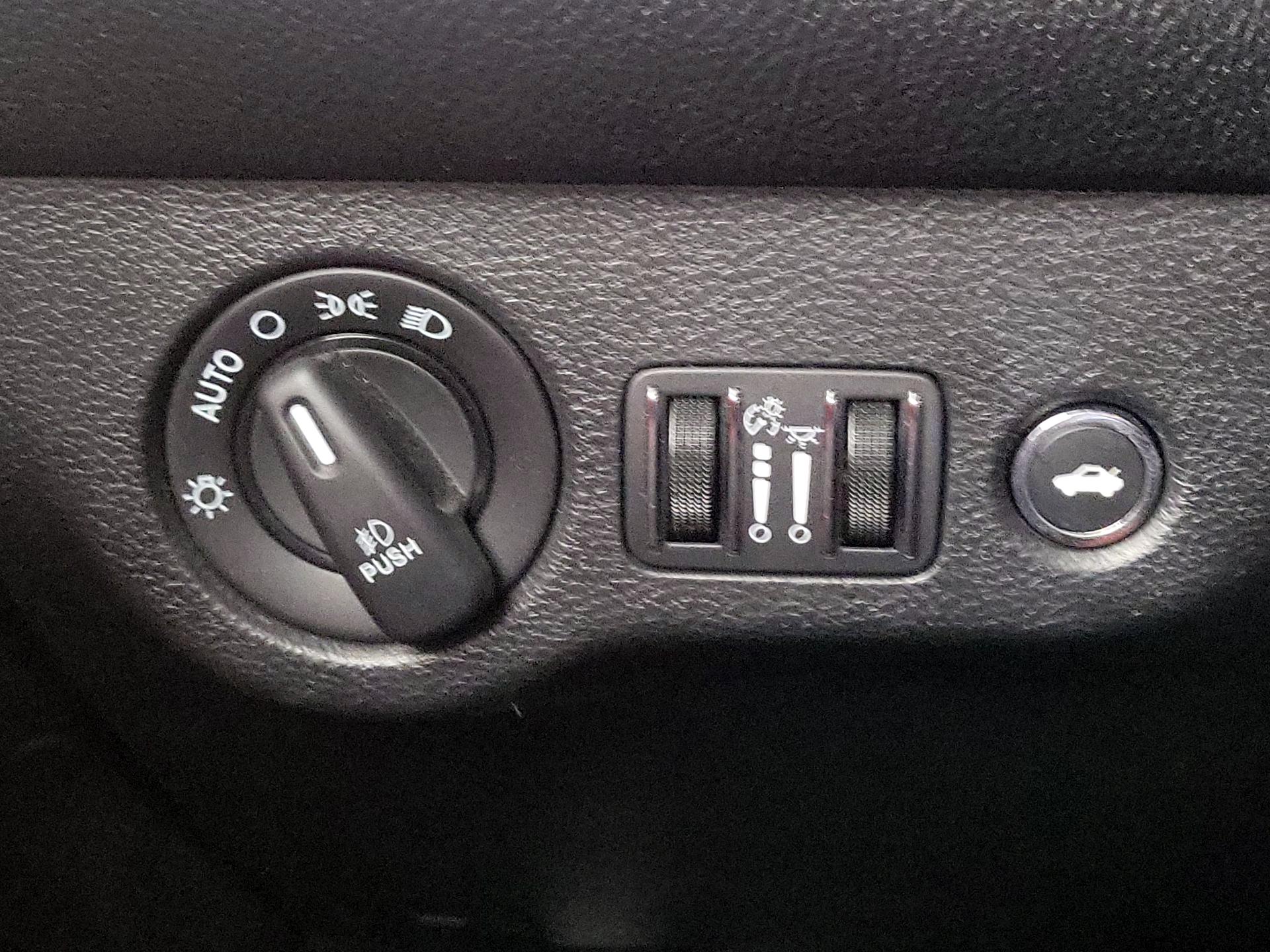 Thumbnail: 2019 Dodge Challenger - 13