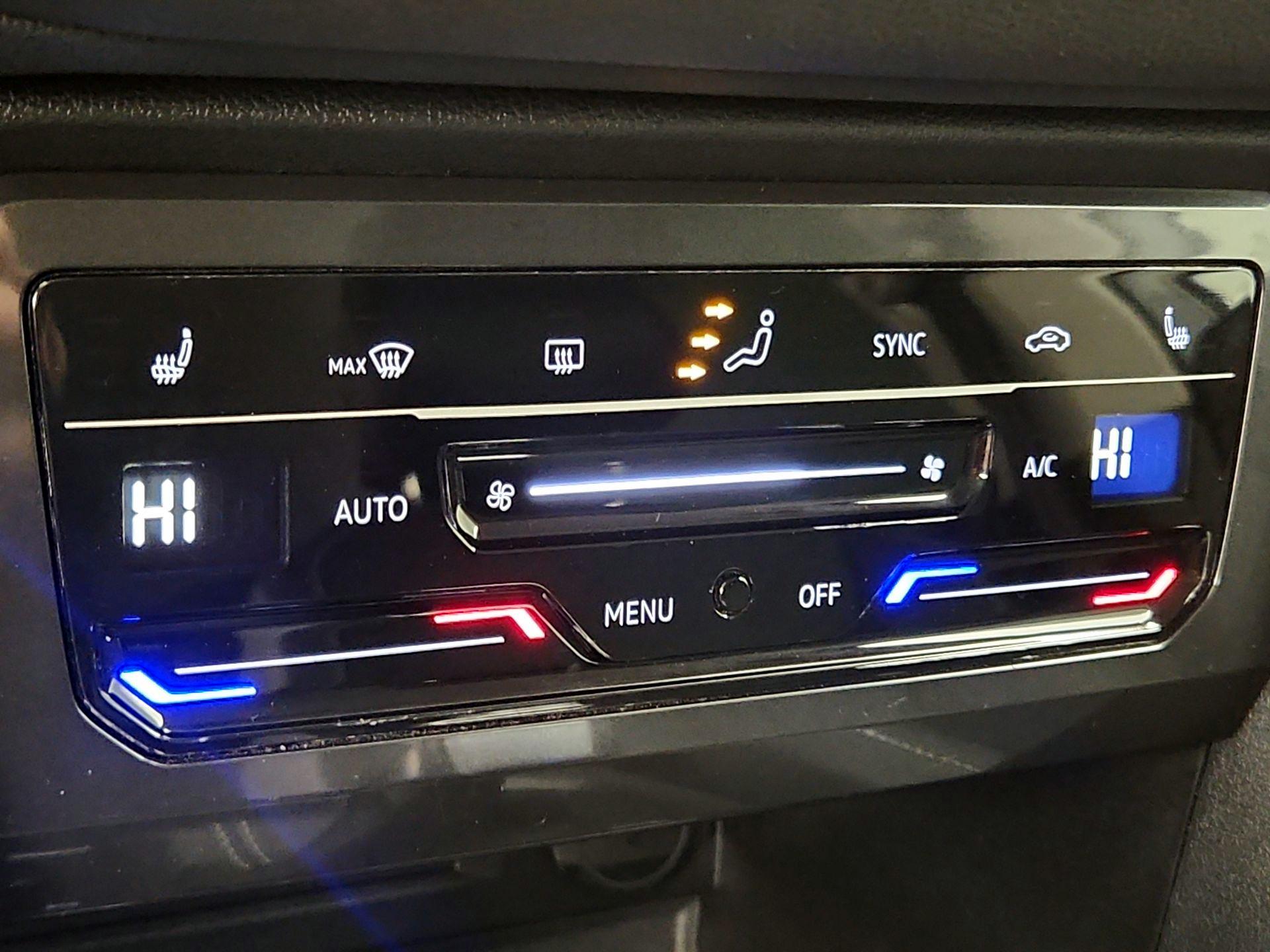 Thumbnail: 2022 Volkswagen Tiguan - 16