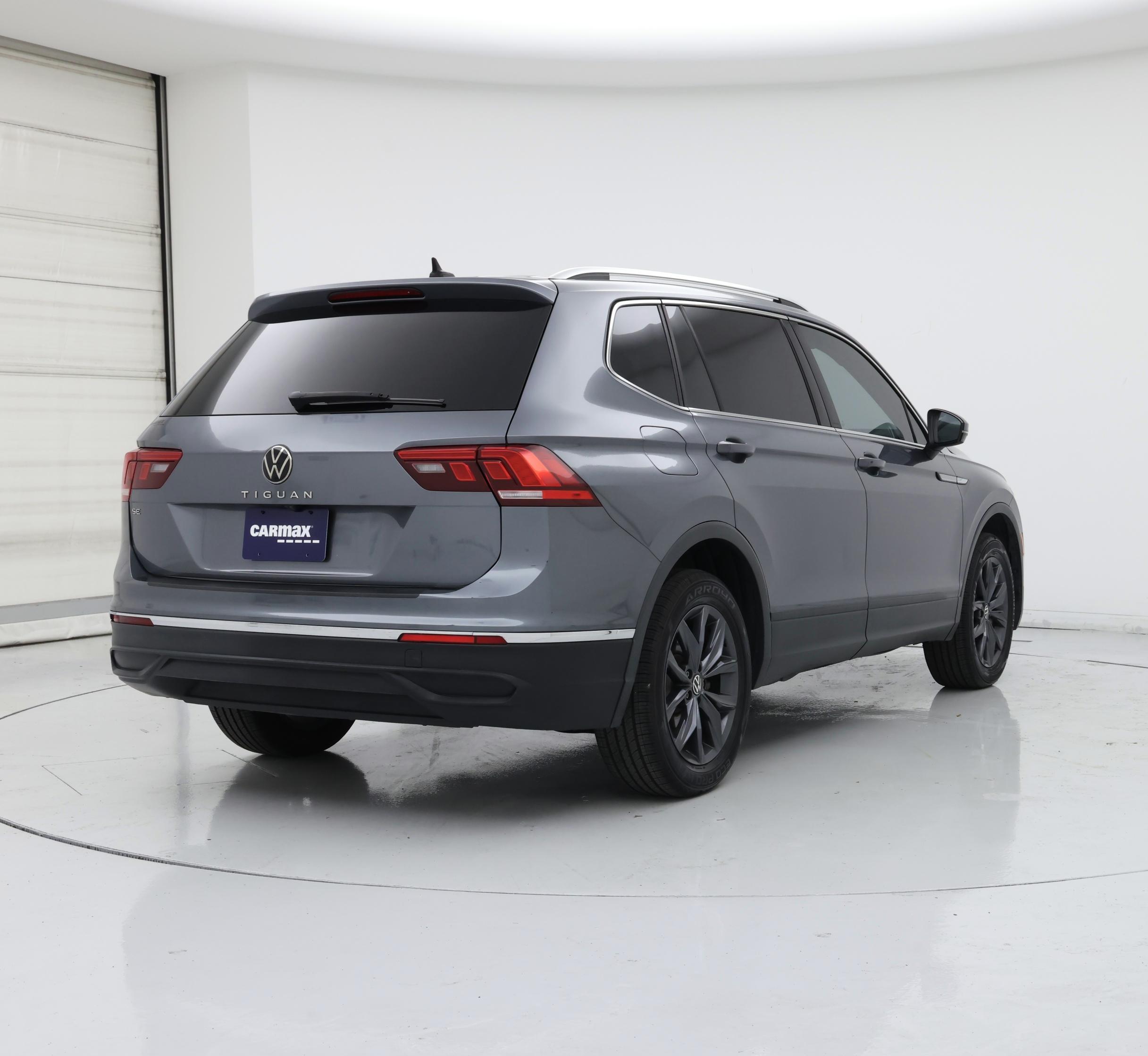 Thumbnail: 2022 Volkswagen Tiguan - 8