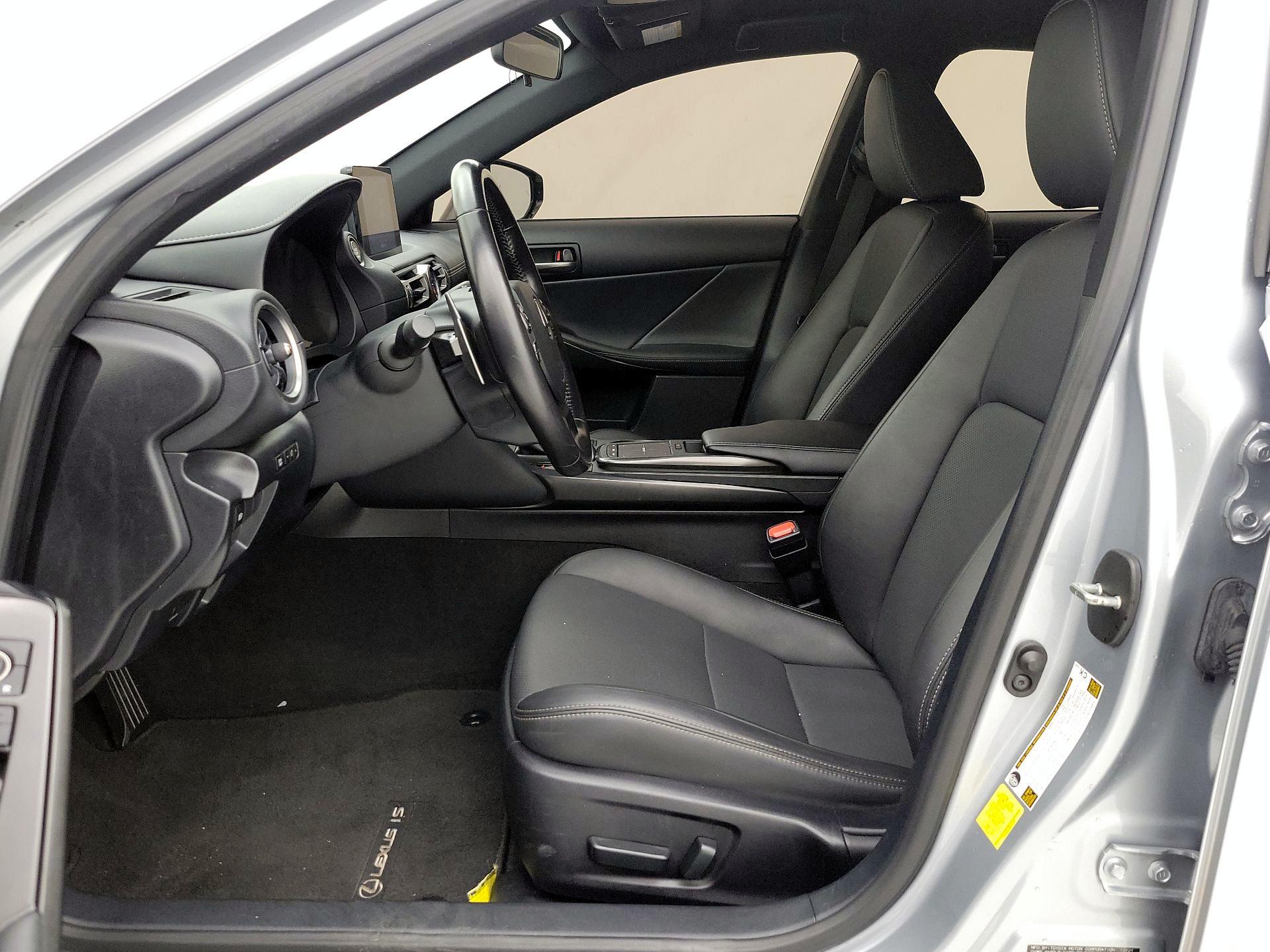 Thumbnail: 2022 Lexus IS - 11