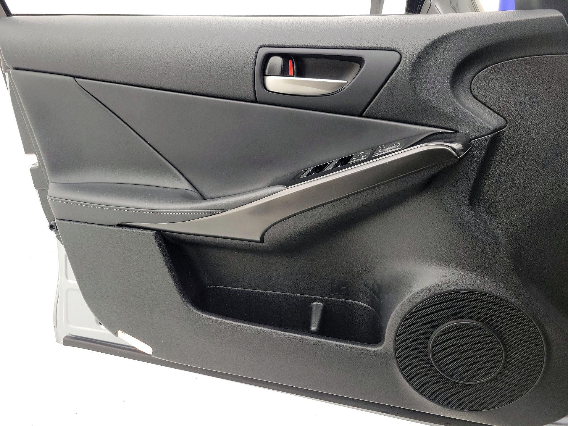 Thumbnail: 2022 Lexus IS - 12