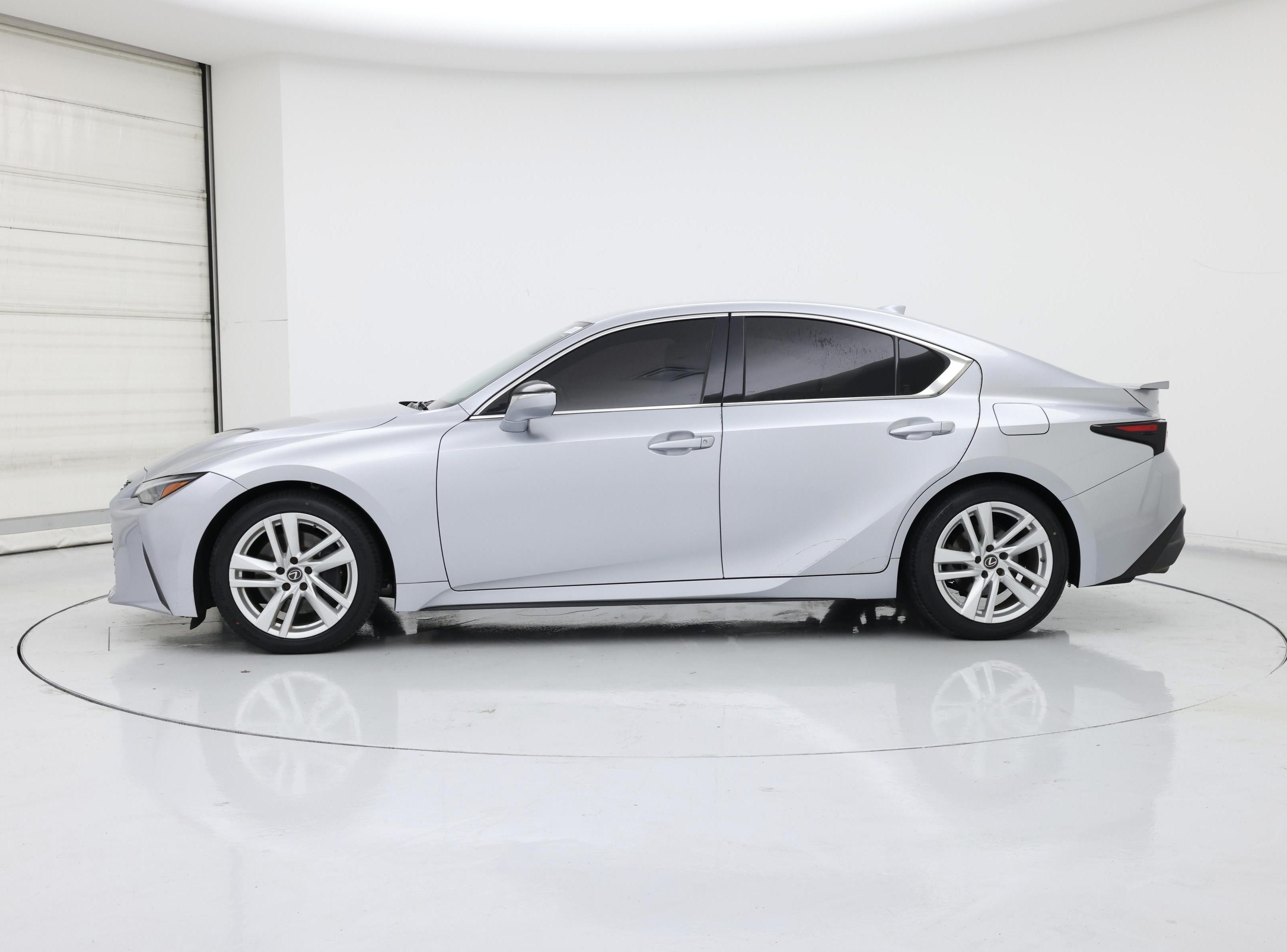 Thumbnail: 2022 Lexus IS - 3