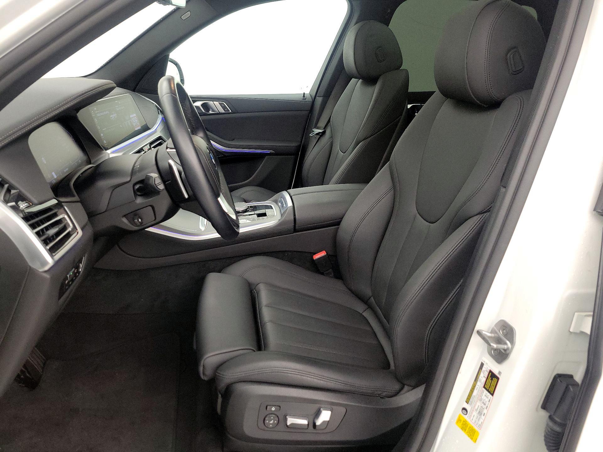 Thumbnail: 2022 BMW X5 - 11