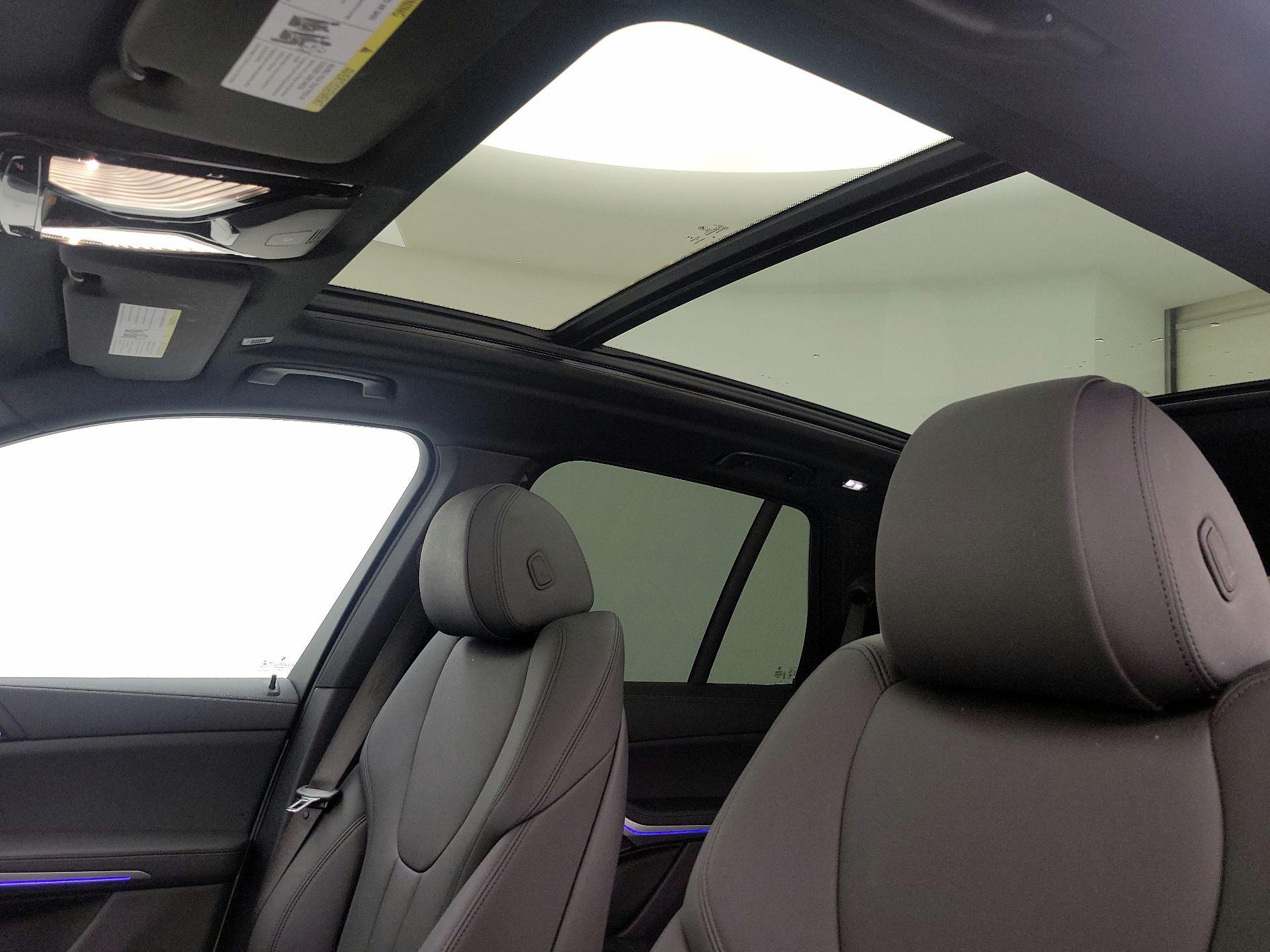 Thumbnail: 2022 BMW X5 - 20