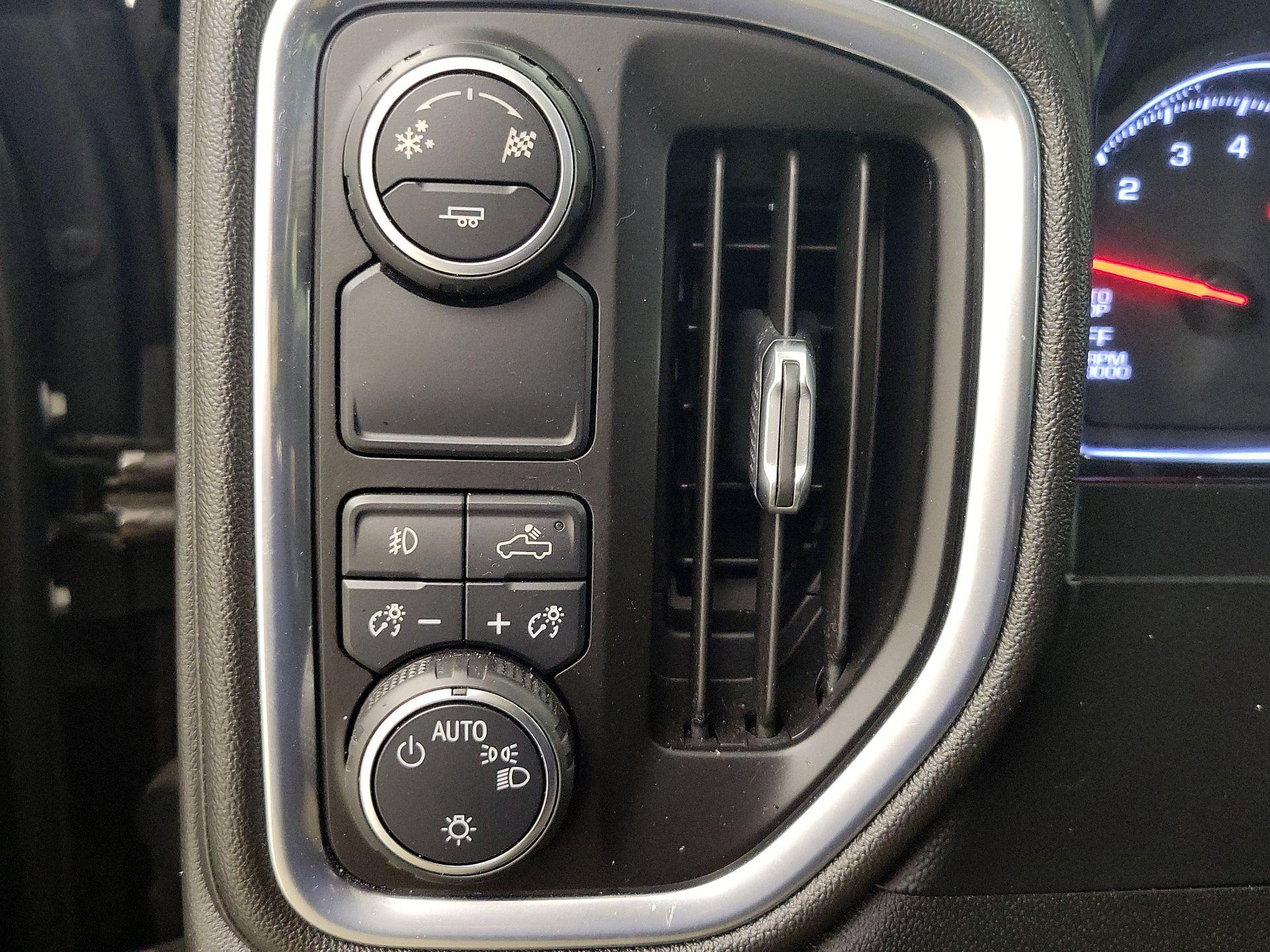 Thumbnail: 2019 Chevrolet Silverado 1500 - 13