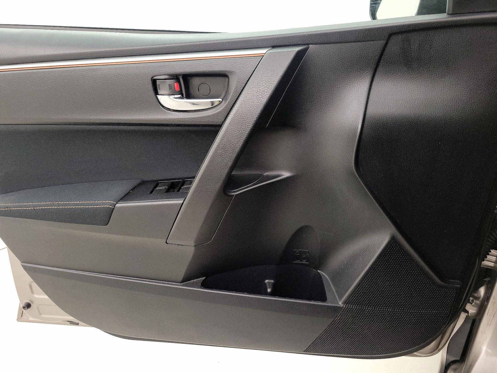 Thumbnail: 2016 Toyota Corolla - 12