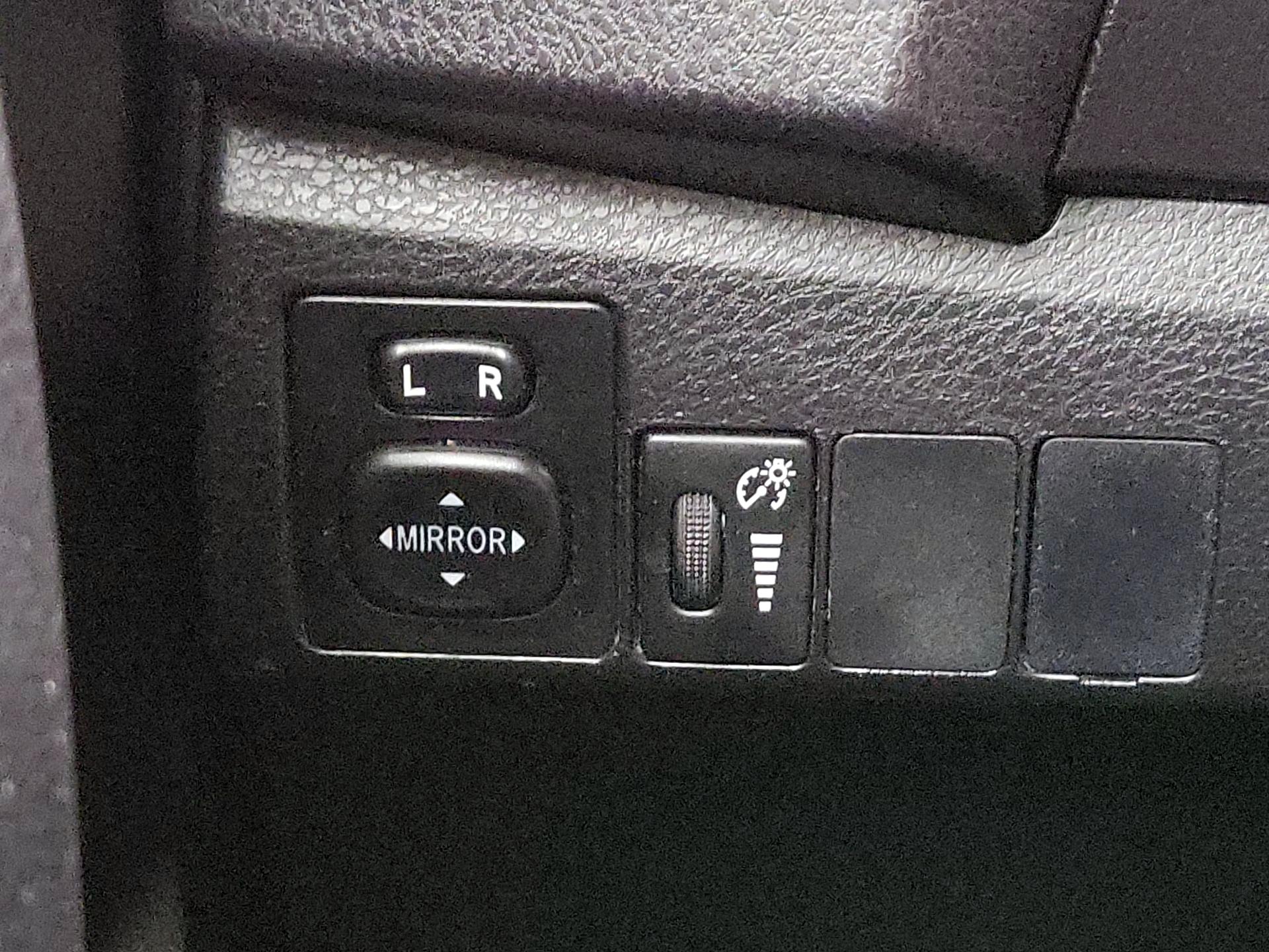 Thumbnail: 2016 Toyota Corolla - 13