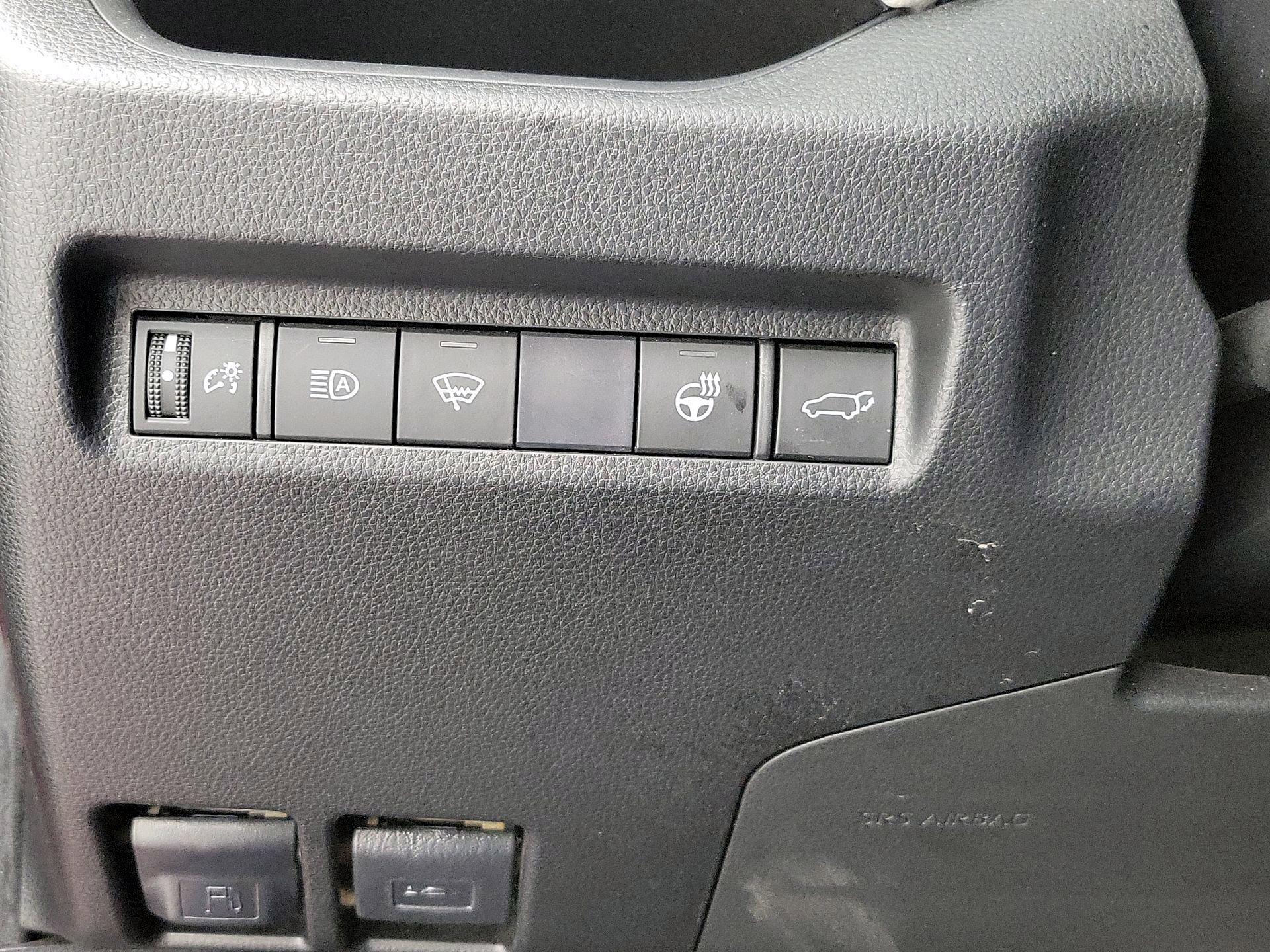 Thumbnail: 2021 Toyota RAV4 - 13