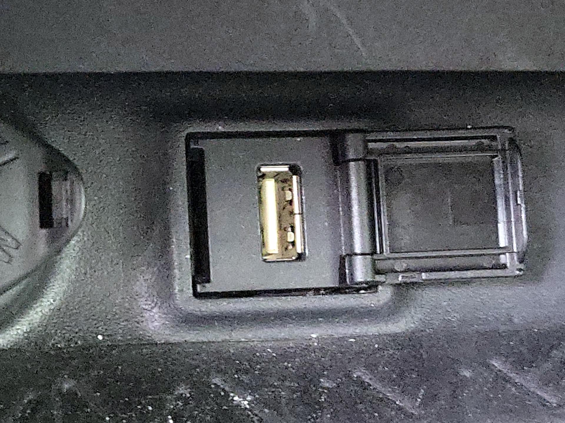 Thumbnail: 2021 Toyota RAV4 - 19