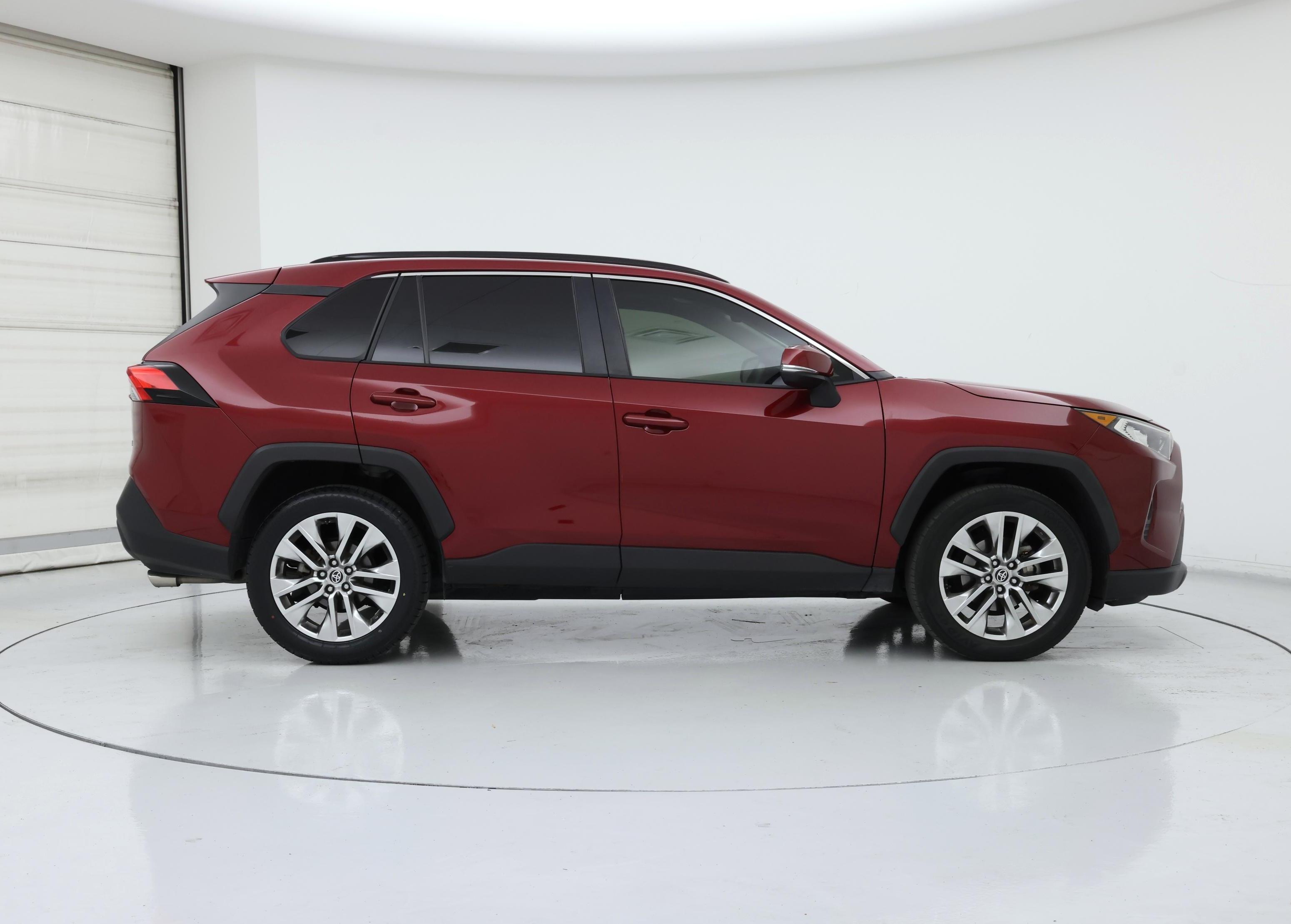Thumbnail: 2021 Toyota RAV4 - 7
